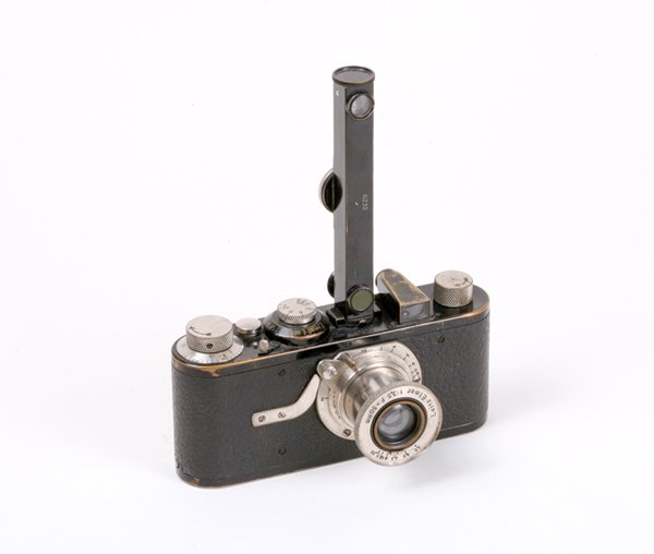 Leica A Nr. 3125 with long-base Leitz rangefinder.: Leica A Nr. 3125 with long-base Leitz rangefinder. Four-digit Leica cameras are scarce and difficult to find in this condition.