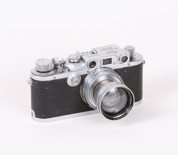 Leica IIIb Nr. 339020 with 50mm Summitar f2.: Leica IIIb Nr. 339020 with 50mm Summitar f2 Nr. 509015.