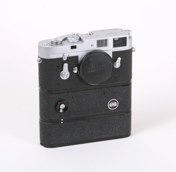 Leica M2 Nr. 1113593 Motorized with Motor Drive.: Leica M2 Nr. 1113593 Motorized with Motor Drive Nr. 02781.