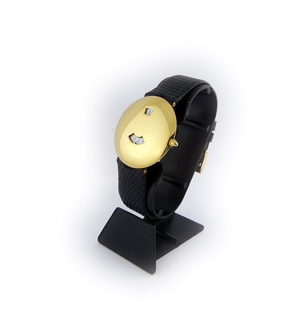 Chaumet Digital Direct Read.: Chaumet 18K yellow gold, case no. 10A-275. Automatic, mechanical, jump hour, 35mm watch. Black lizard strap and signed Chaumet buckle. A true conversation piece. Direct read dial, extra red strap and