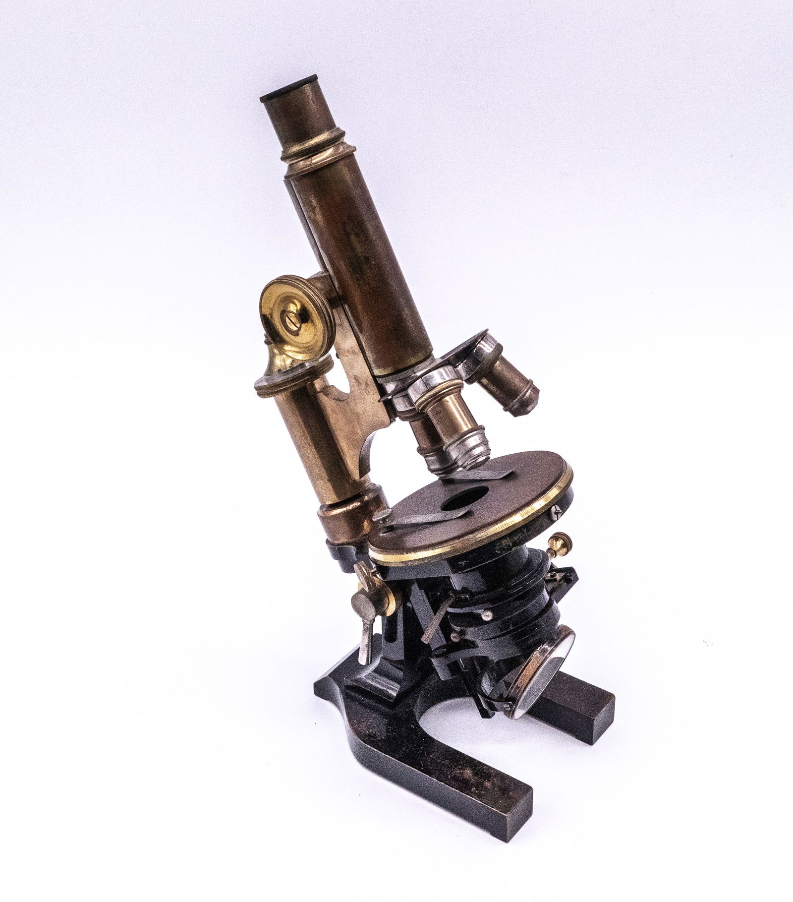 Leitz Microscope, made in 1905 (1 of 8)