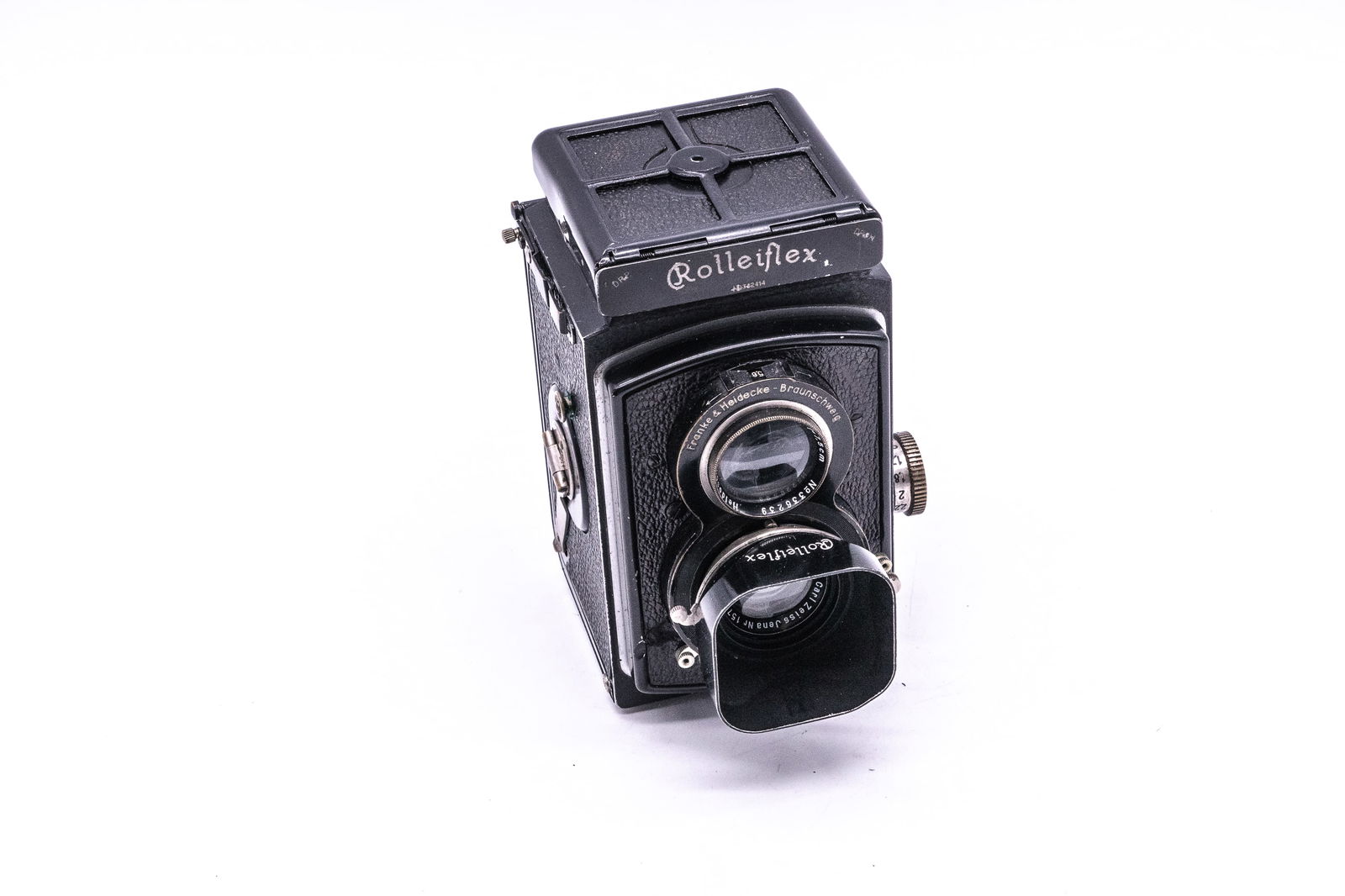 "Old Standard" Rolleiflex with lens shade (1 of 17)