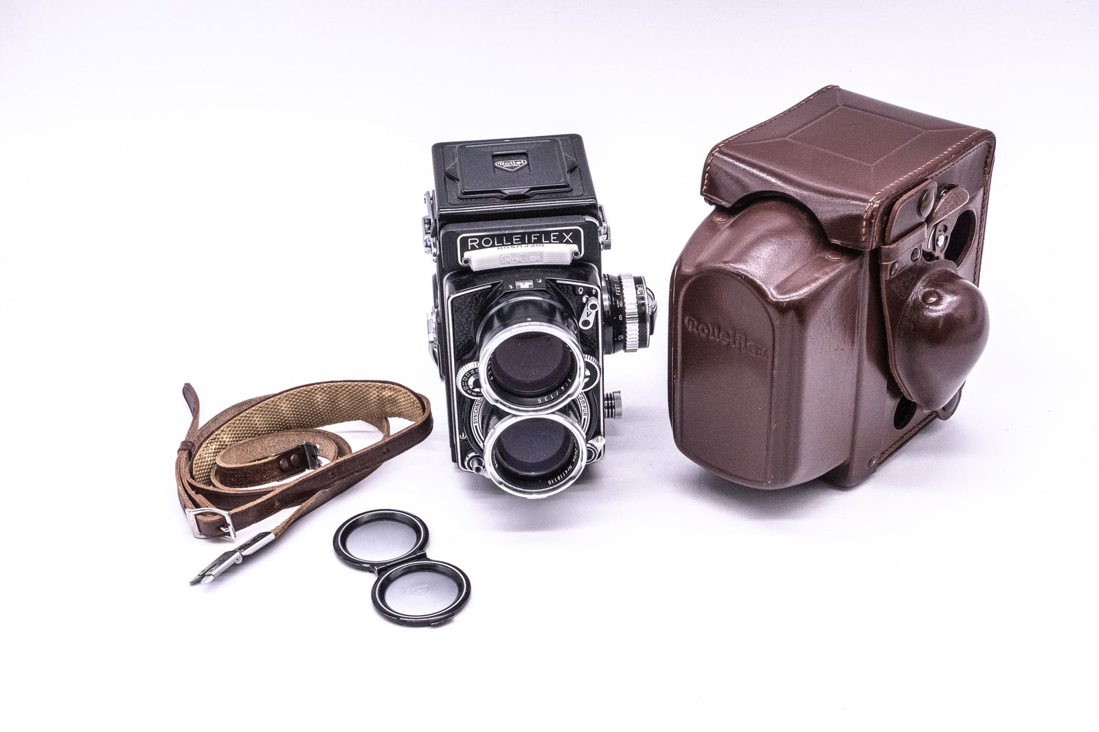 The Rolleiflex Tele (Type 1), in ever-ready case (1 of 17)