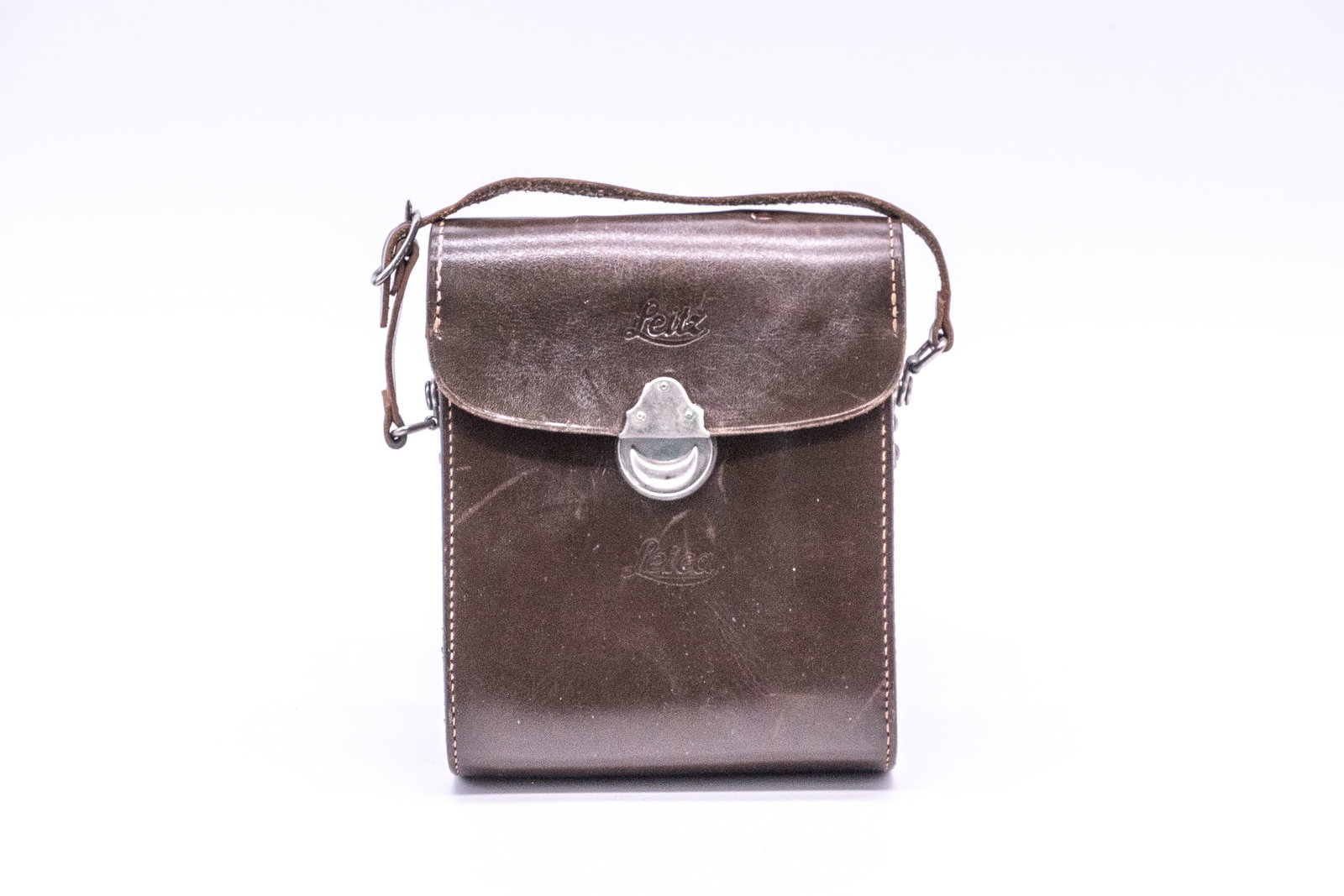 Shoulder case ETTWO with its 3-filter snap-in attachment: Shoulder case ETTWO with its 3-filter snap-in attachment. Very hard to find in such beautiful condition.Condition: Excellent ++