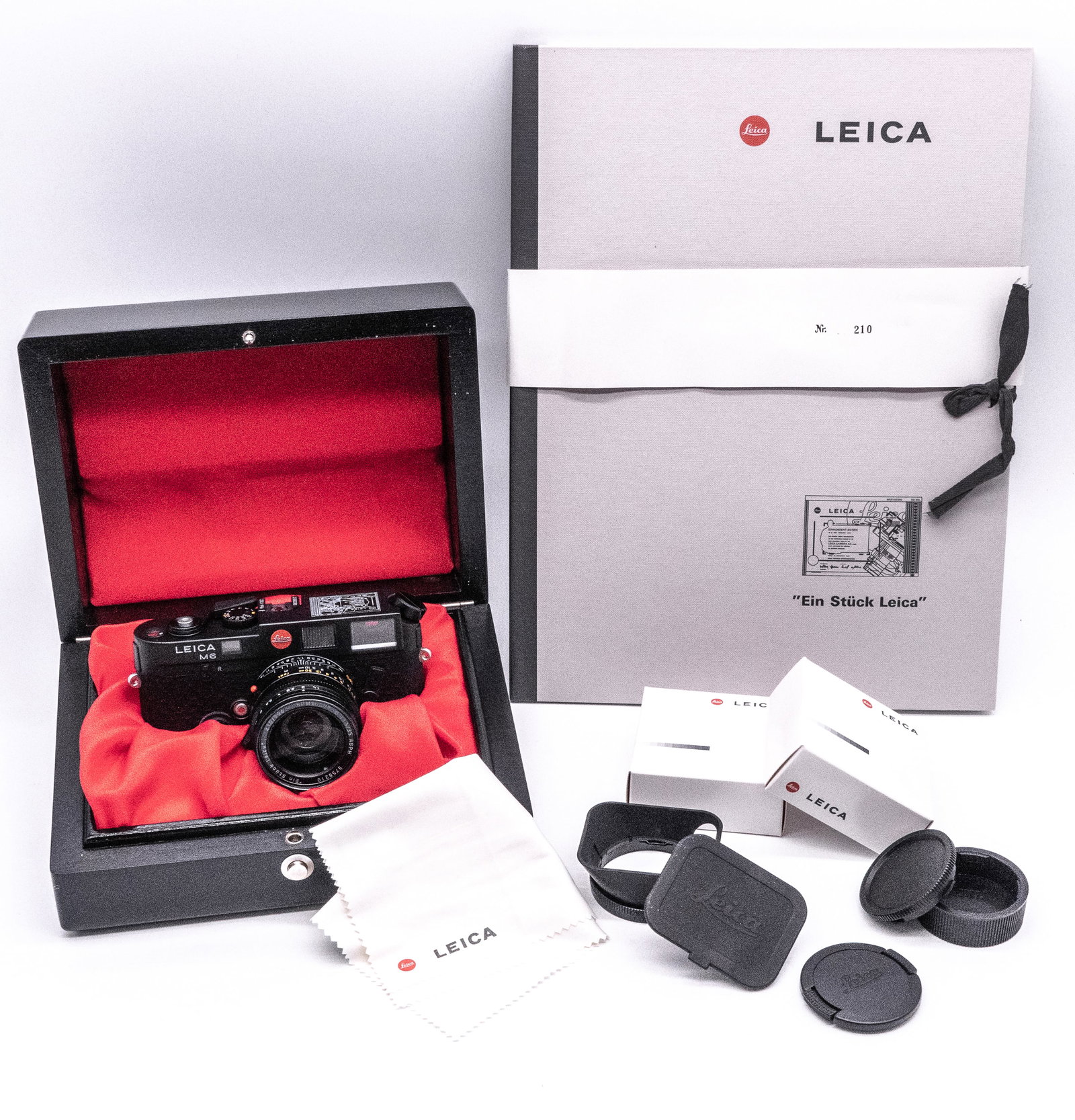 Leica M6 “Ein Stu?ck Leica" set, Nr. 210 of 996 (1 of 15)