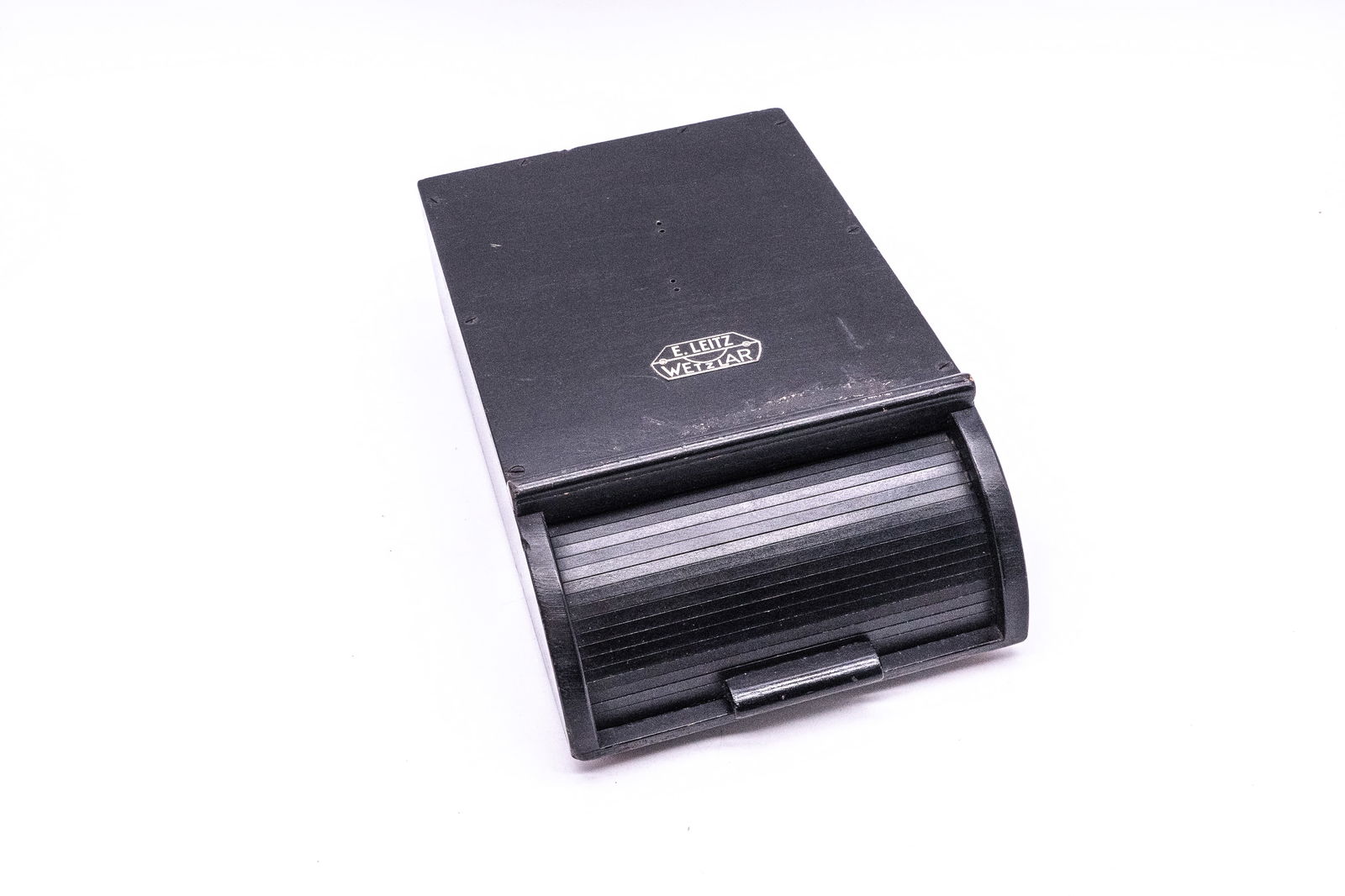 Light-proof wooden storage container PBOOC for unexposed photo paper (1 of 10)