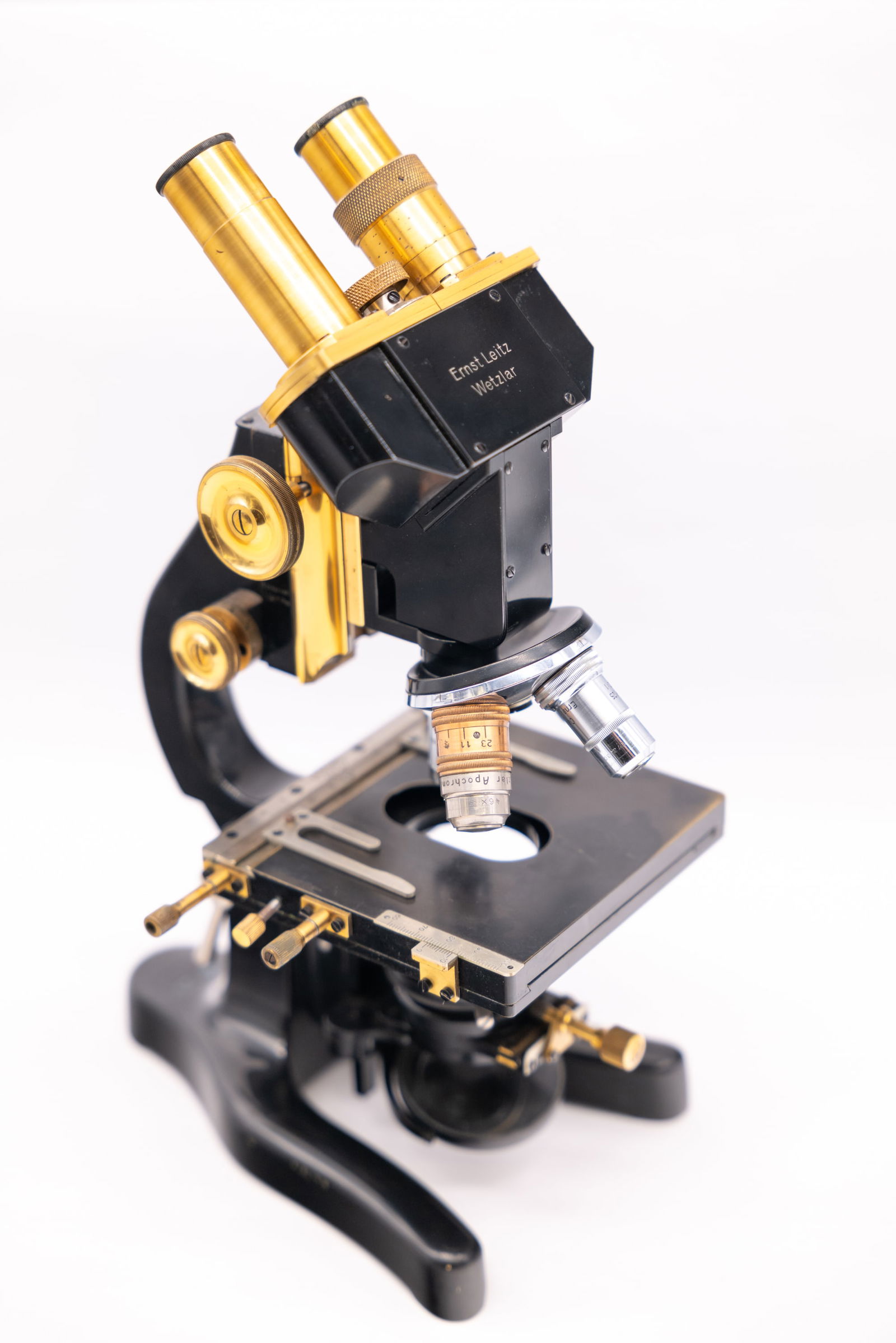 Leitz Stereo Microscope with four oculars (1 of 20)