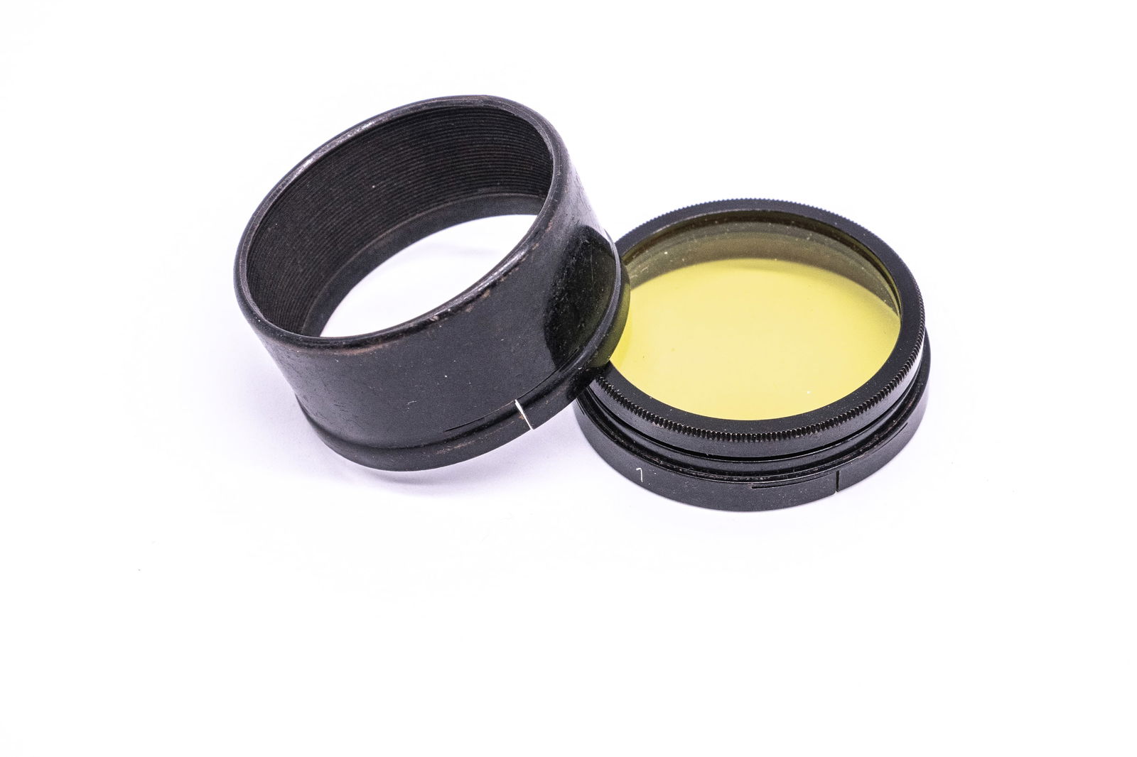 Lens shade FISON and Yellow No. 1 filter FILBY. (1 of 10)
