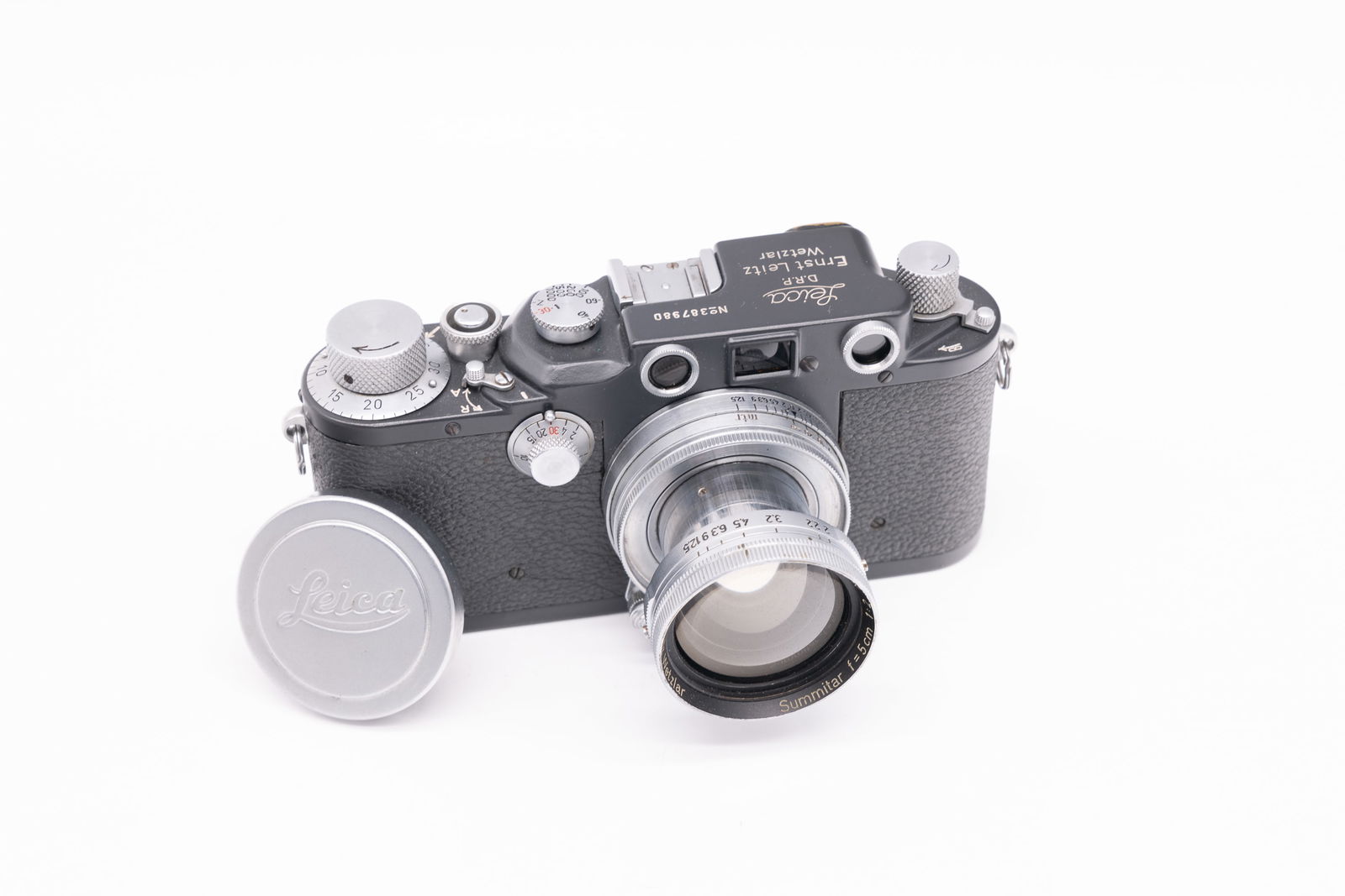 Leica IIIc Grey Nr. 387980 with 50mm Summitar f2 (1 of 16)