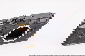 Leica M3 Single Stroke in black paint finish: Leica M3 Single Stroke Nr. 1097811 in black paint finish with a patina of loving use. Made in 1965, this black paint Leica M3 camera is working. Condition: Excellent