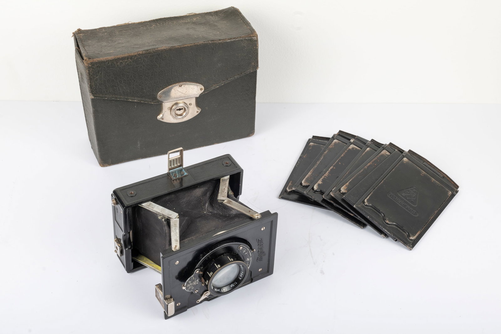 GOMZ Turist 6,5x9 camera (1 of 15)
