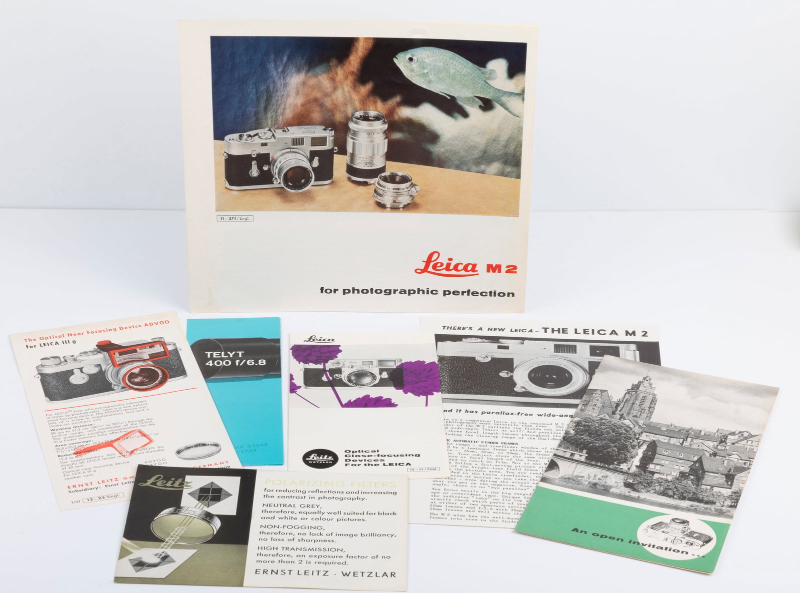 An array of Leica advertising literature (M2 etc): An array of Leica advertising literature, including for the Leica M2 cameras and 50mm close-focusing devices. Condition: Excellent ++ overall