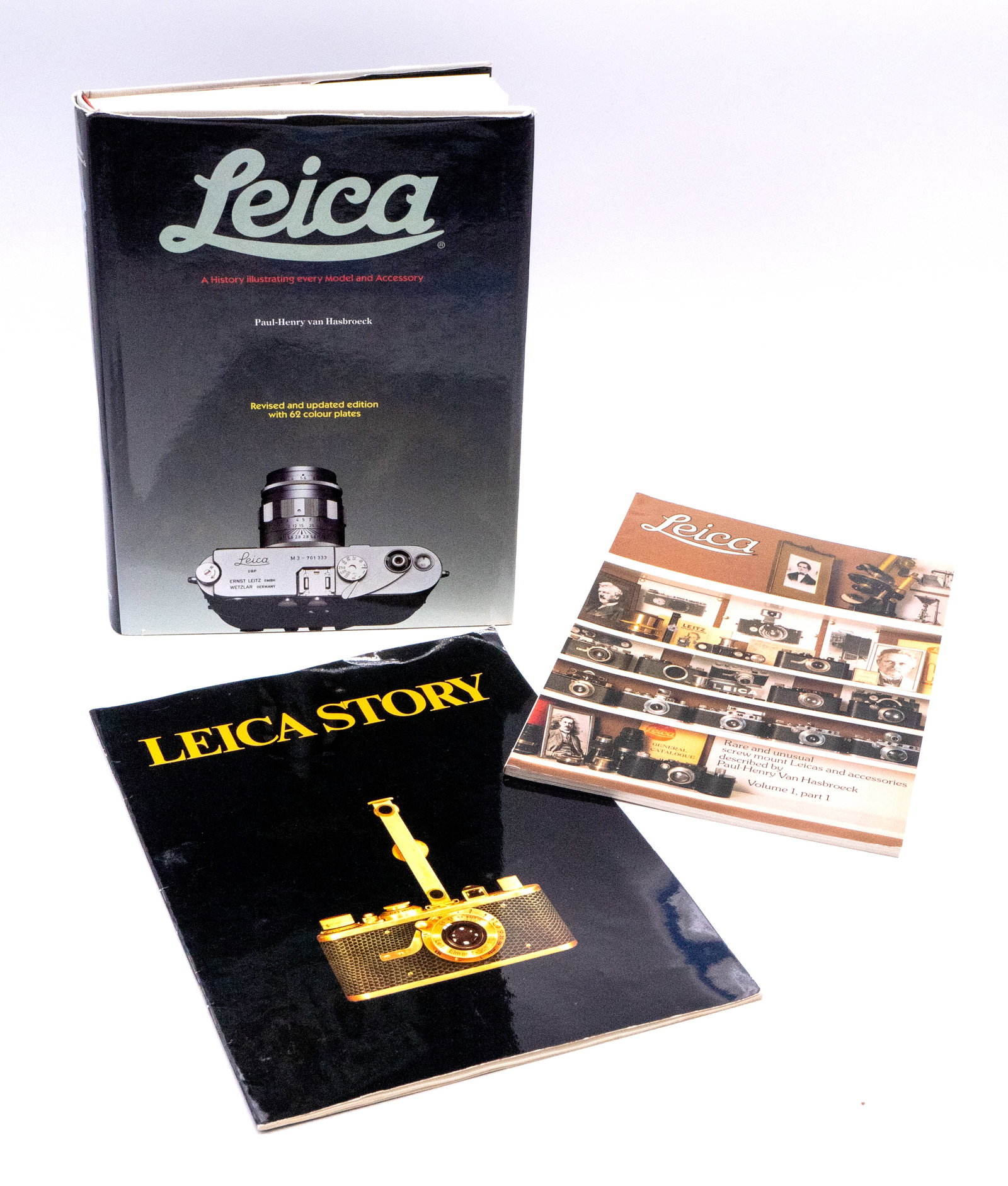 Three titles about the Leica camera (1 of 9)
