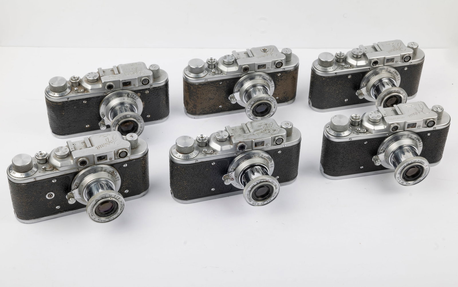 Six Russian-made Zorki rangefinder cameras:: Six Russian-made Zorki rangefinder cameras:Three Zorki Ic cameras with 50mm Industar-22 lenses, a Zorki Id with 50mm Industar-50 lens, and Two Zorki Ie cameras with 50mm Industar-22 lenses. Condition: