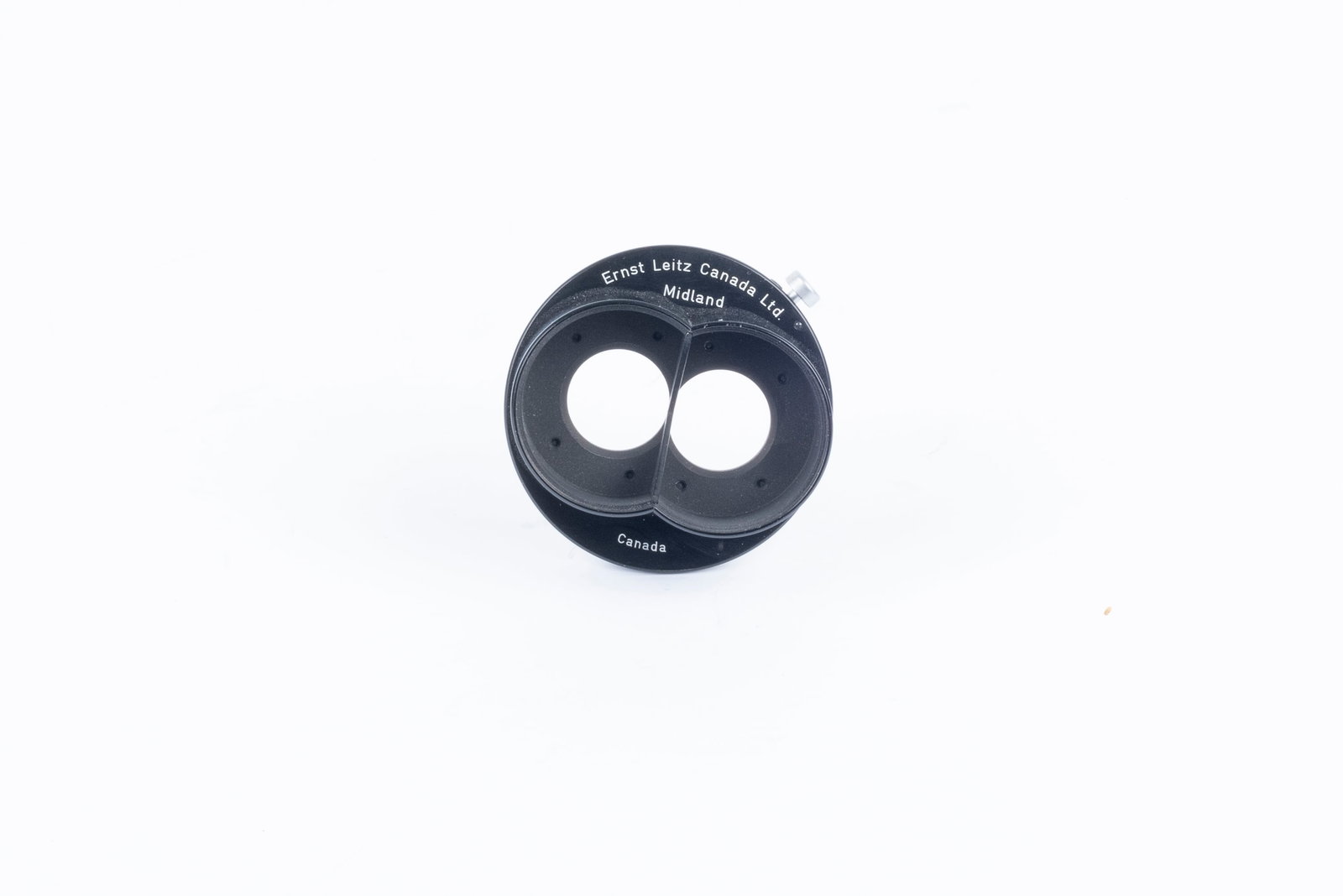Lens shade OIEGO: Lens shade OIEGO, for the 33mm Stemar stereo lens. Rarely seen in the marketplace, this example is in stunning condition.Condition: Near Mint