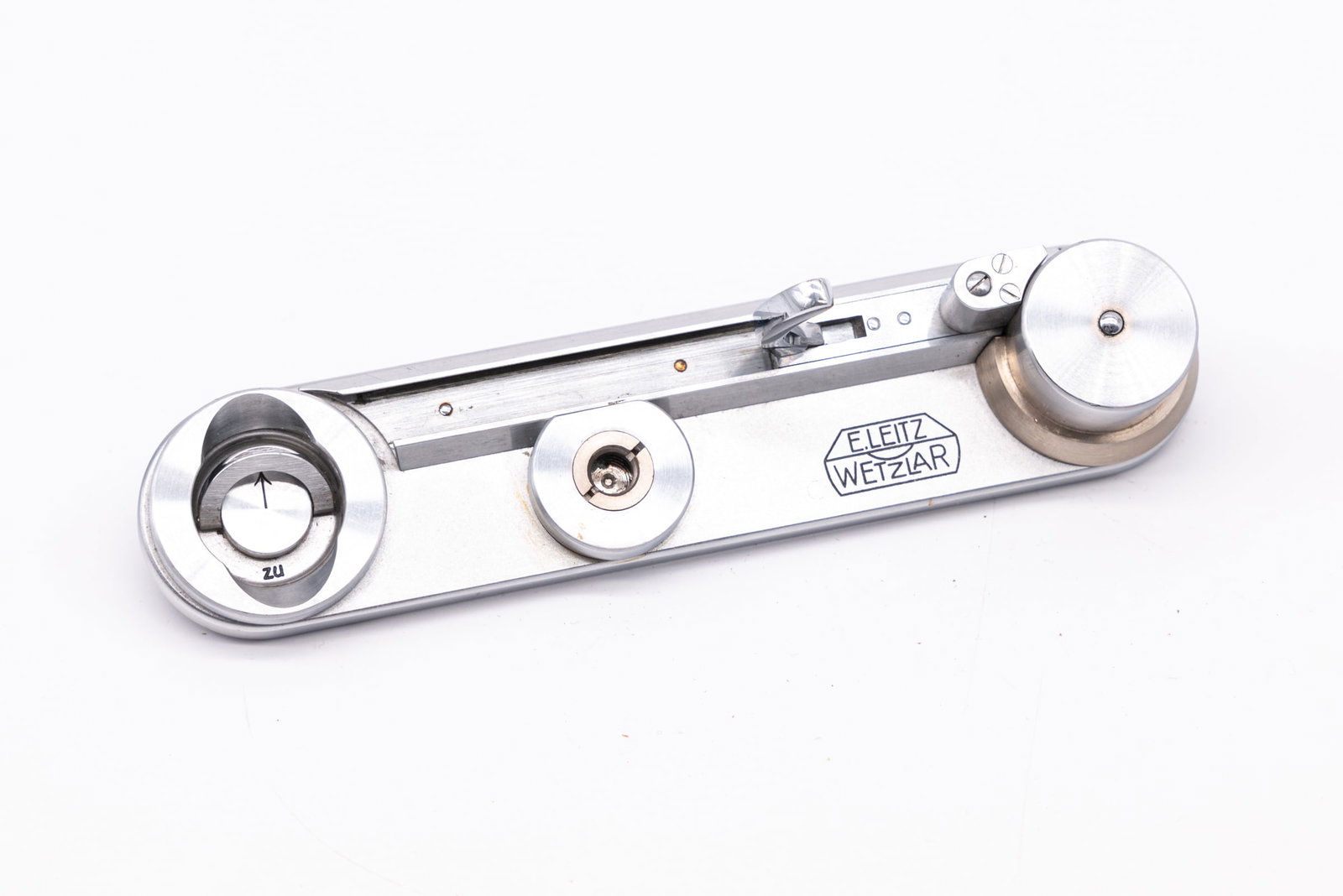 Rapid Winder SCNOO (IIIc): Rapid Winder SCNOO for the Leica IIIc and later screw mount cameras, in silver chrome finish.Condition: Excellent ++