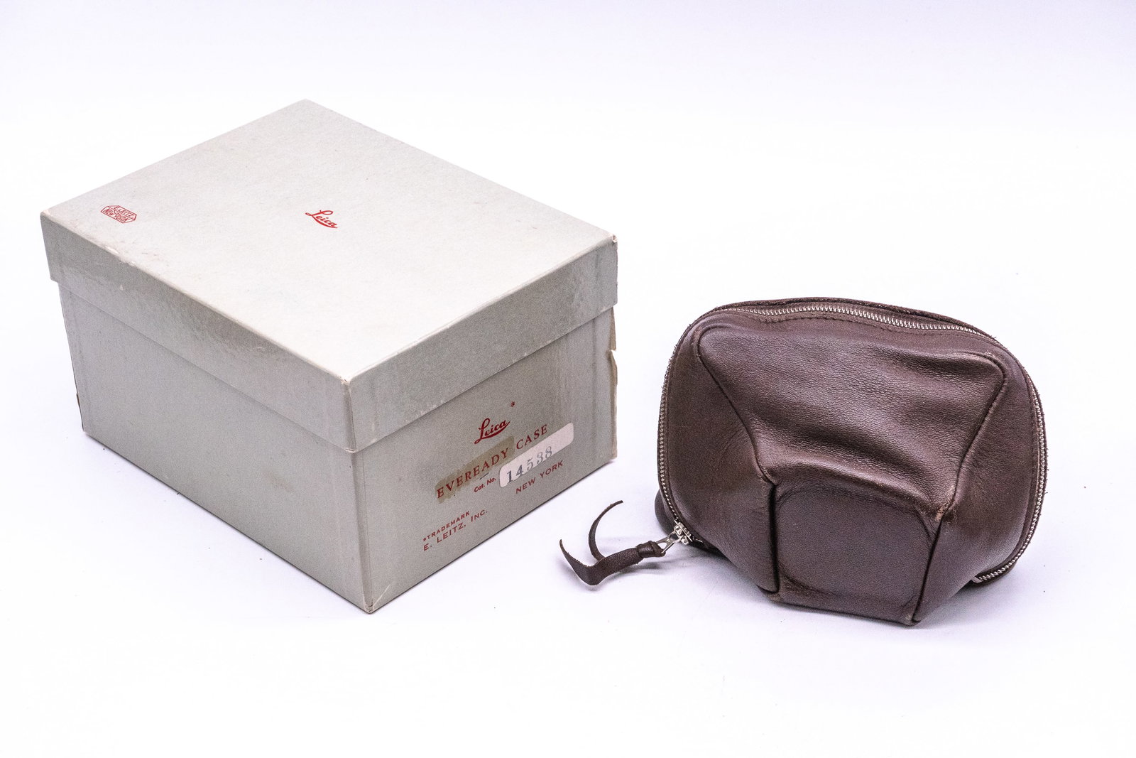 Leica soft leather ever-ready case (1 of 16)