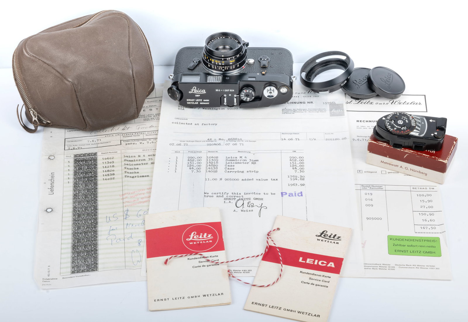 Leica M4 Black Paint set from 1971: Leica M4 Black Paint set from 1971. This original set includes Leica M4 Nr. 1267024 in black paint finish with 35mm Summicron f2 Wetzlar "Tab Aperture" Nr. 2394690, and Leica MR-4 Meter Nr. 25986, wit