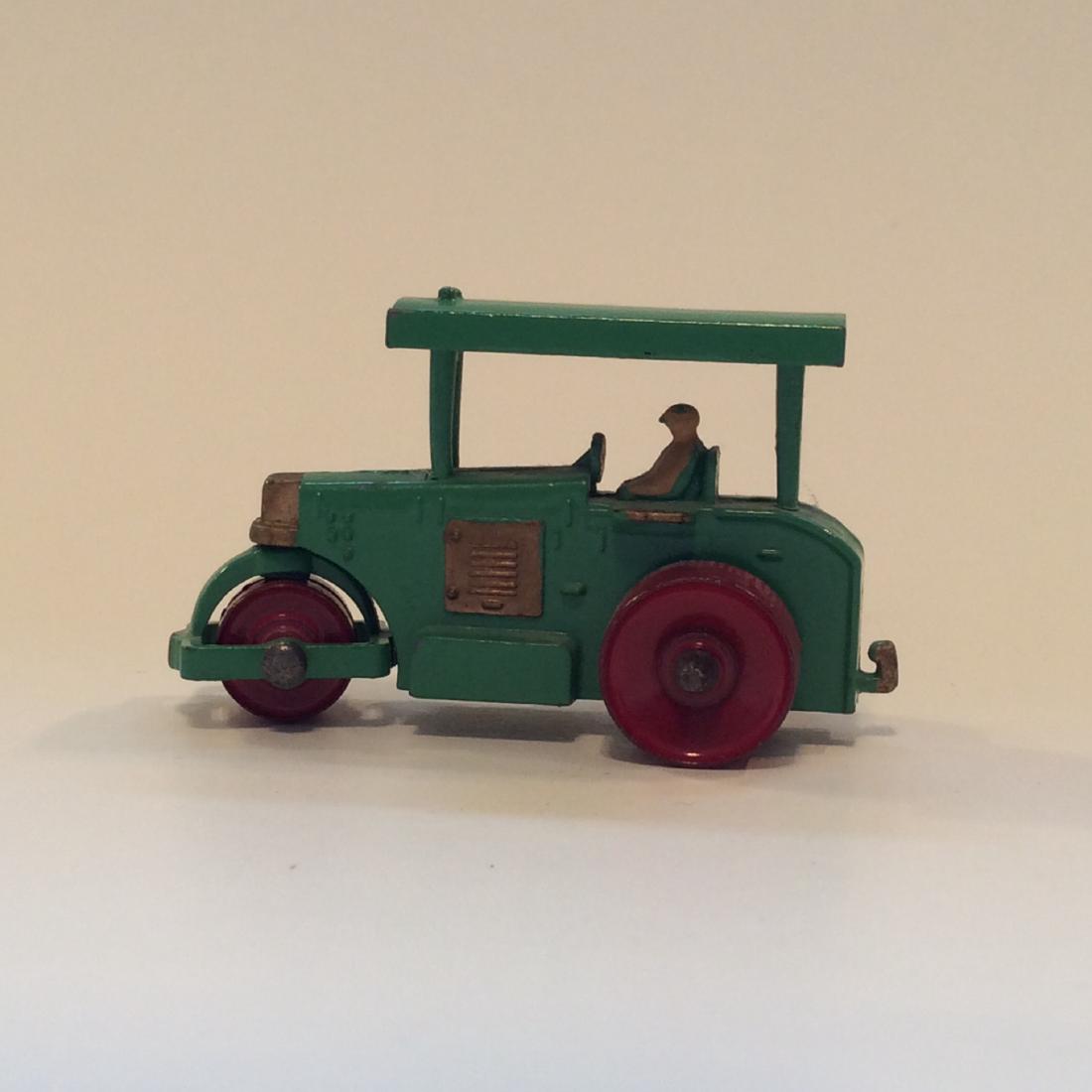 MATCHBOX LESNEY AVELING BARFORD ROAD ROLLER #1: MATCHBOX LESNEY AVELING BARFORD ROAD ROLLER #1 in exellent condition with red wheels.