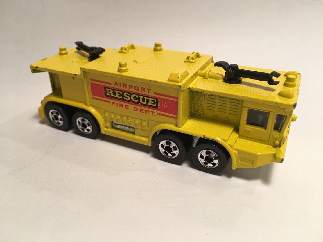 Mattel Hot Wheels Airport Rescue Fire Department 1979: 1979 Mattel Hot Wheels Airport Rescue Fire Dept. Truck Blackwall Wheels
