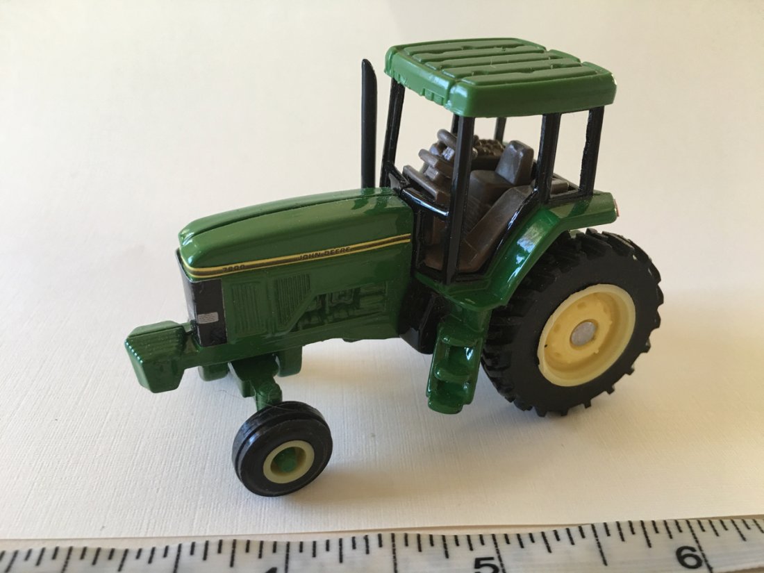 Ertl Farm Country Toy Machines 1/64 John Deere 7800: Ertl Farm Country Toy Machines 1/64 John Deere 7800 Tractor