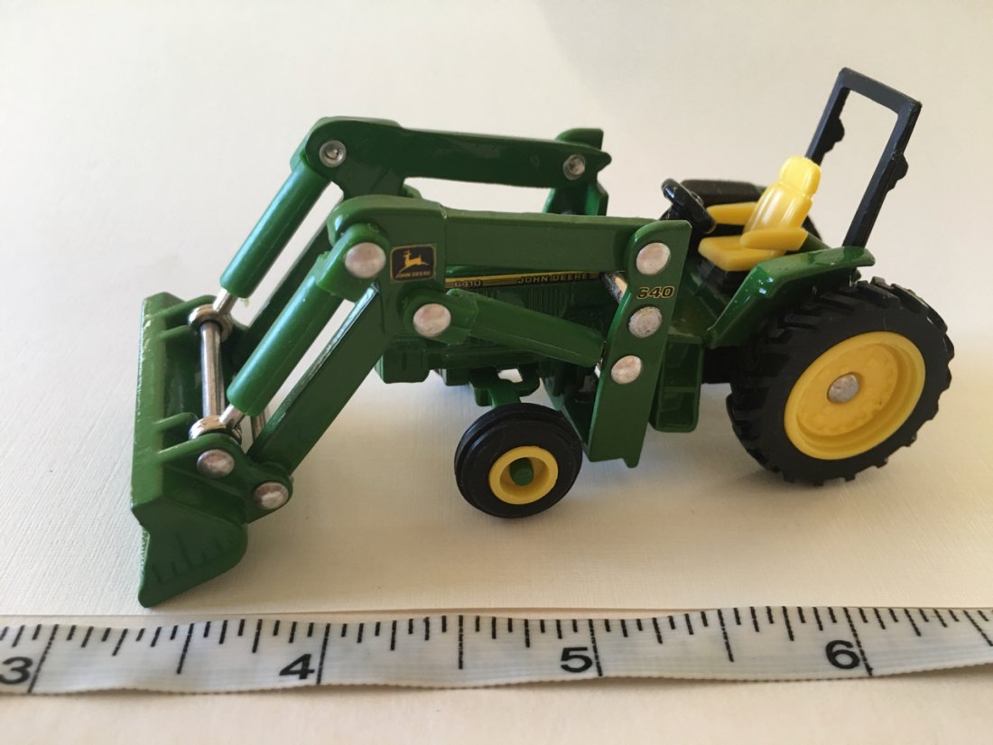 Ertl Farm Country Toy Machines 1/64 John Deere 6410: Ertl Farm Country Toy Machines 1/64 John Deere 6410 Tractor