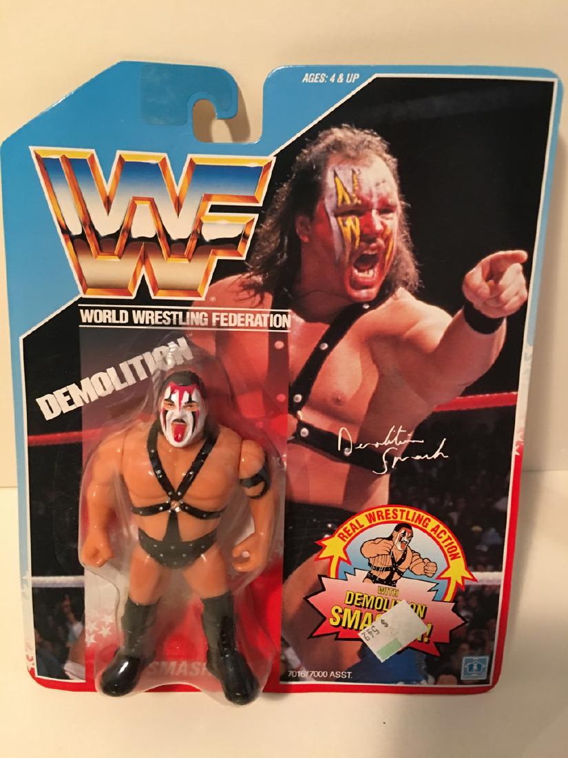 WWF WRESTLING CHARACTER - DEMOLITION SMASH: WWF WRESTLING CHARACTER - DEMOLITION SMASH WITH REAL WRESTLING ACTION - DEMOLITION SMASH. 1990 TITANSPORTS. HASBRO. NEW IN BOX.