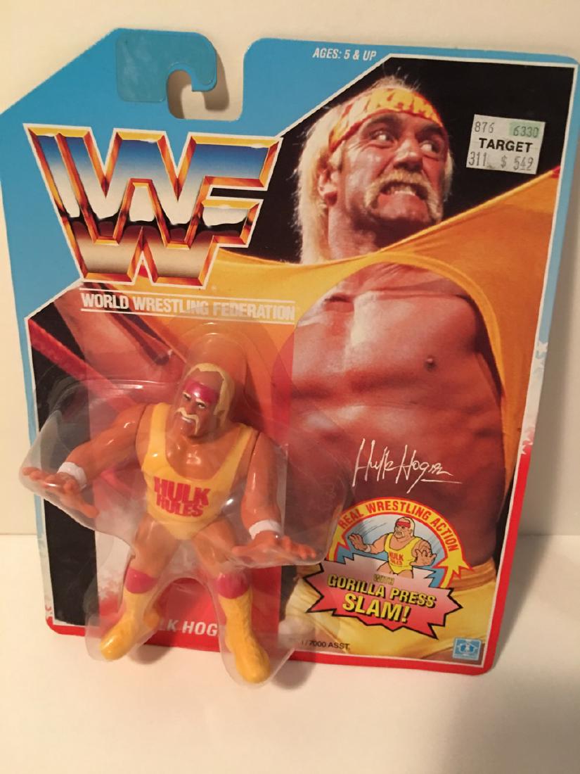 WWF WRESTLING CHARACTER - HULK HOGAN: WWF WRESTLING CHARACTER - HULK HOGAN WITH REAL WRESTLING ACTION - GORILLA PRESS SLAM. 1990 TITANSPORTS. HASBRO. NEW IN BOX.