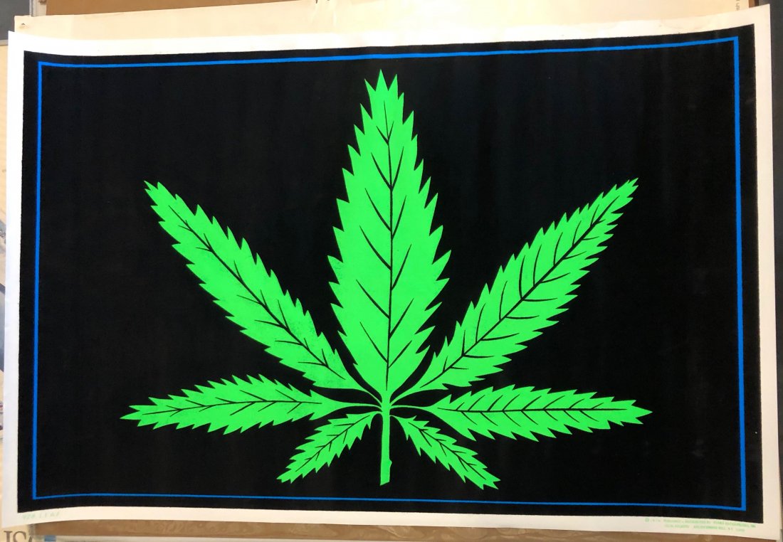 POT LEAF BLACKLIGHT POSTER (1 of 1)
