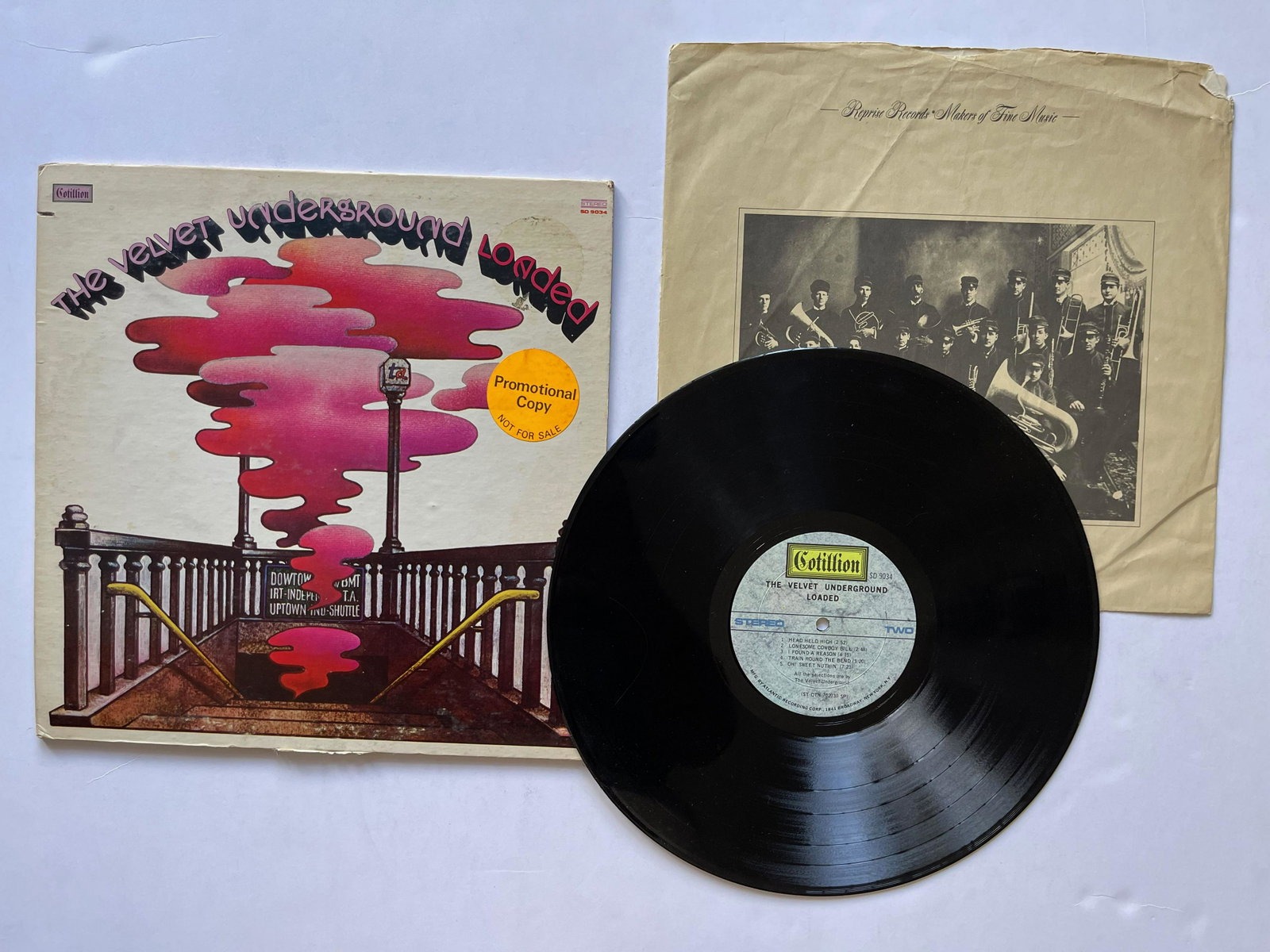 The Velvet Underground - LOADED - DJ PROMO: The Velvet Underground - Loaded DJ PROMO.Label:Cotillion - SD 9034Format:Vinyl, LP, Album, Reissue Country:USReleased:2000Genre:RockStyle:Garage Rock, Art Rock, Classic Rock, Rock & Roll, Pop Rock