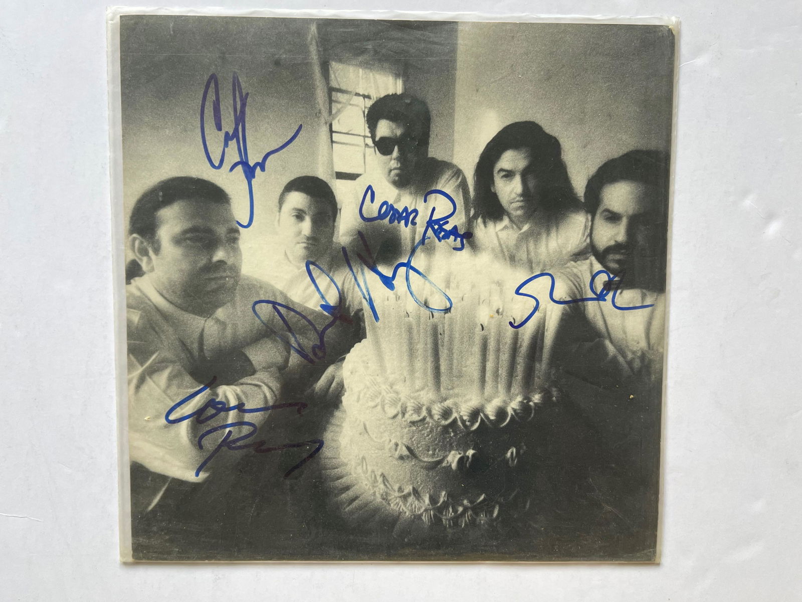 LOS LOBOS BAND SIGNED RECORD STORE PROMO FLAT (1 of 1)