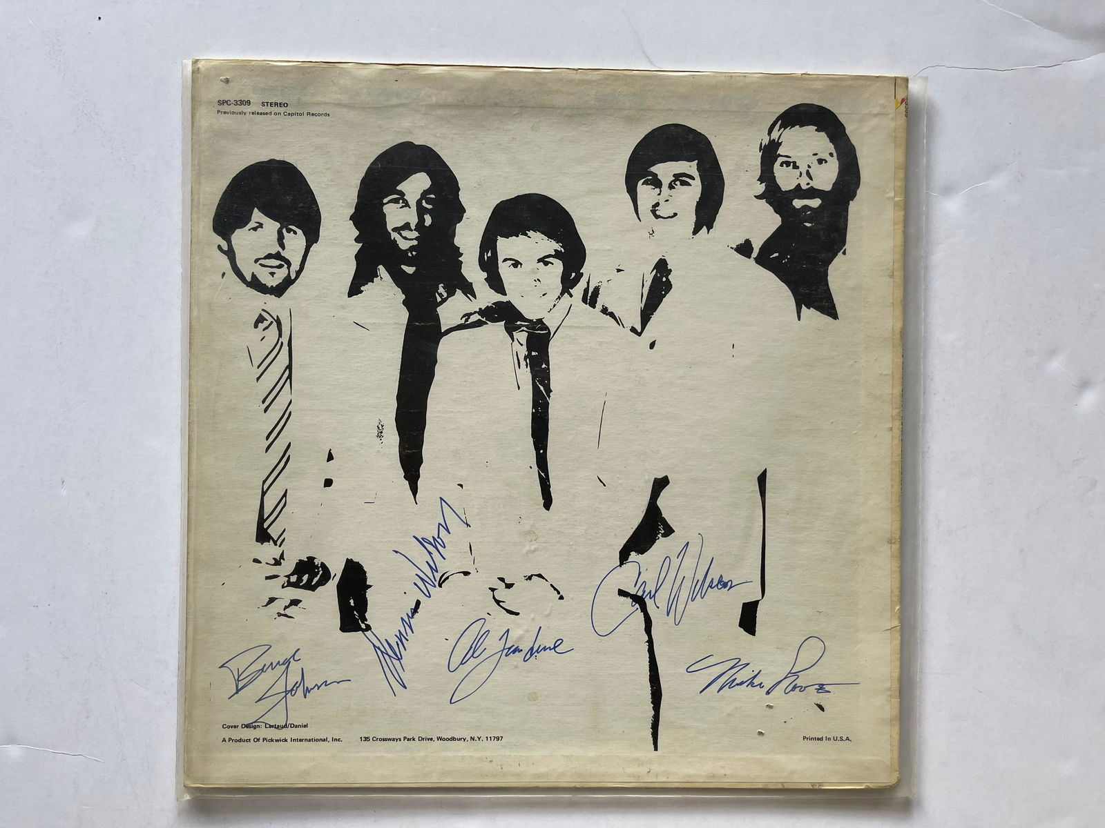 RARE - SIGNED BEACH BOYS ALBUM COVER (1 of 2)