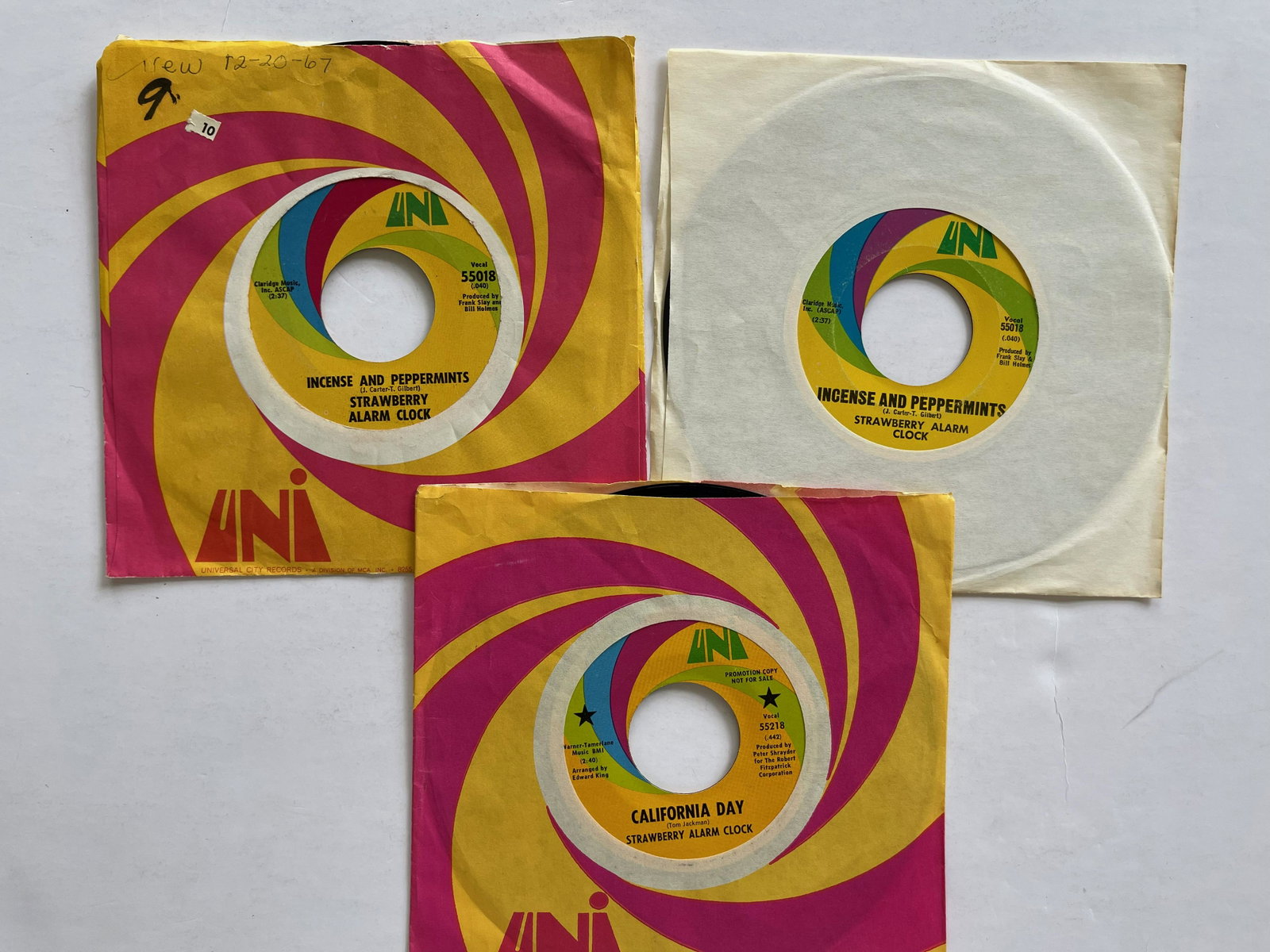 STRAWBERRY ALARM CLOCK: Incense And PeppermintsLabel:UNI Records - 55018 - (X2) - California DayLabel:UNI Records - 55218