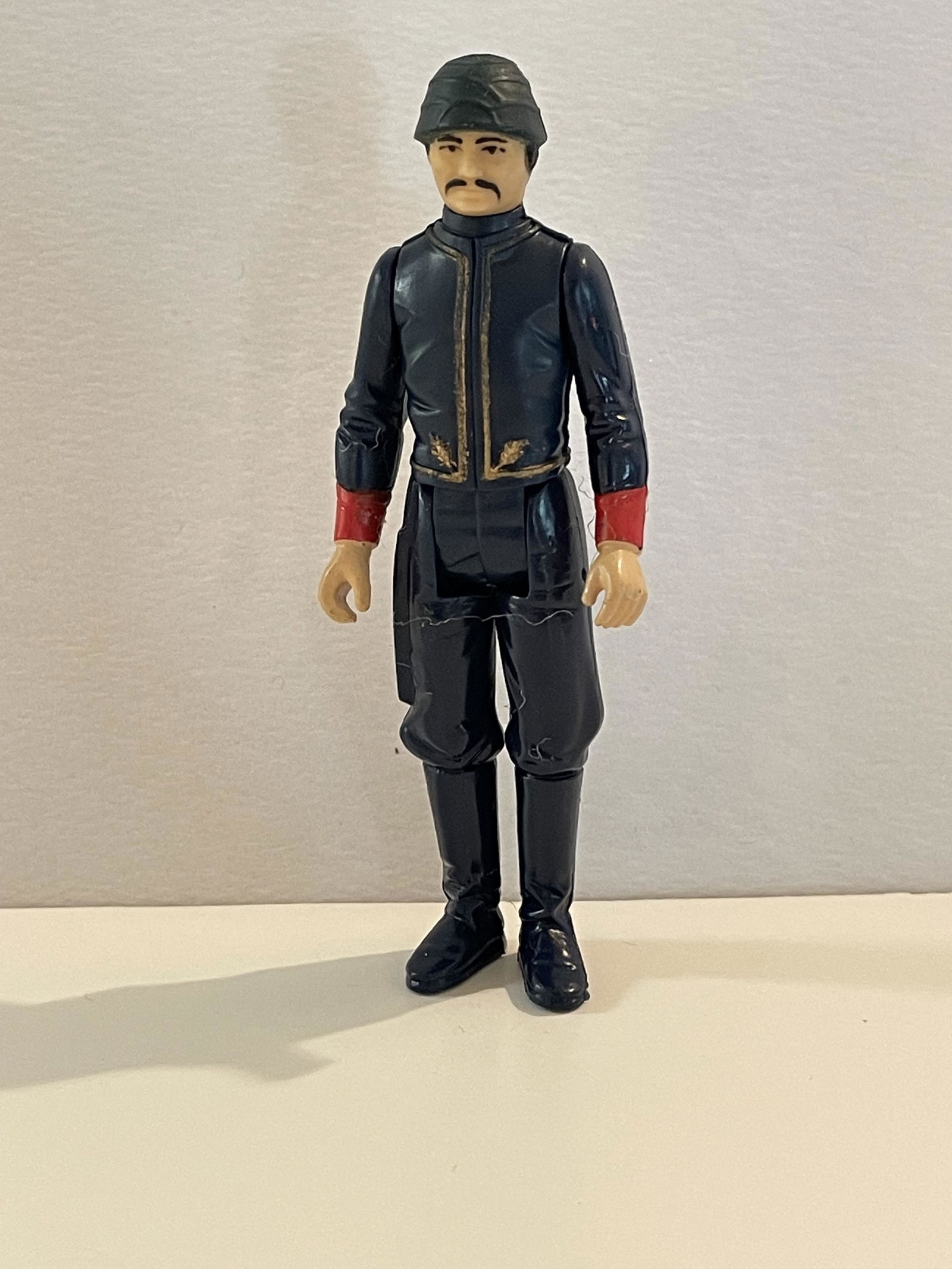STAR WARS FIGURE 21 - BESPIN SECURITY GUARD (1 of 3)