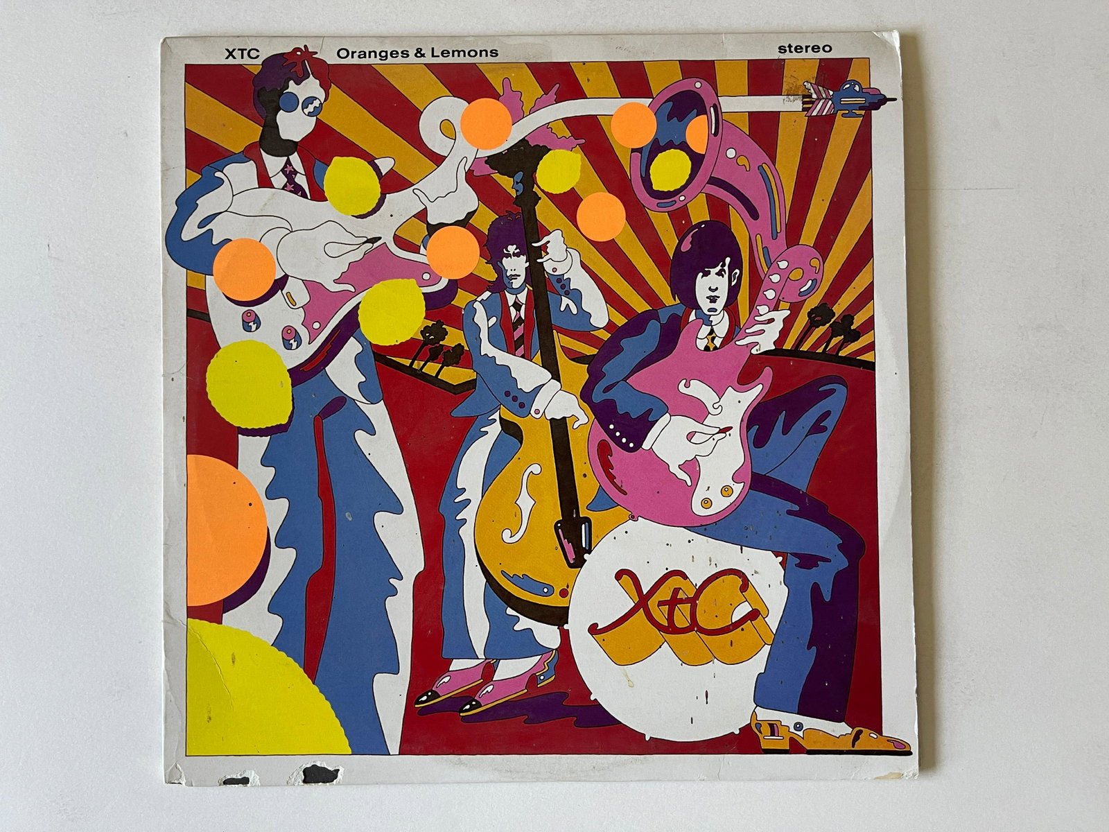 XTC - Oranges & Lemons: XTC - Oranges & LemonsLabel:Geffen Records - GHS 24218, Virgin - GHS 24218Format:2 x Vinyl, LP, Album, Stereo, Country:USReleased:Feb 28, 1989Genre:RockStyle:New Wave, Pop Rock