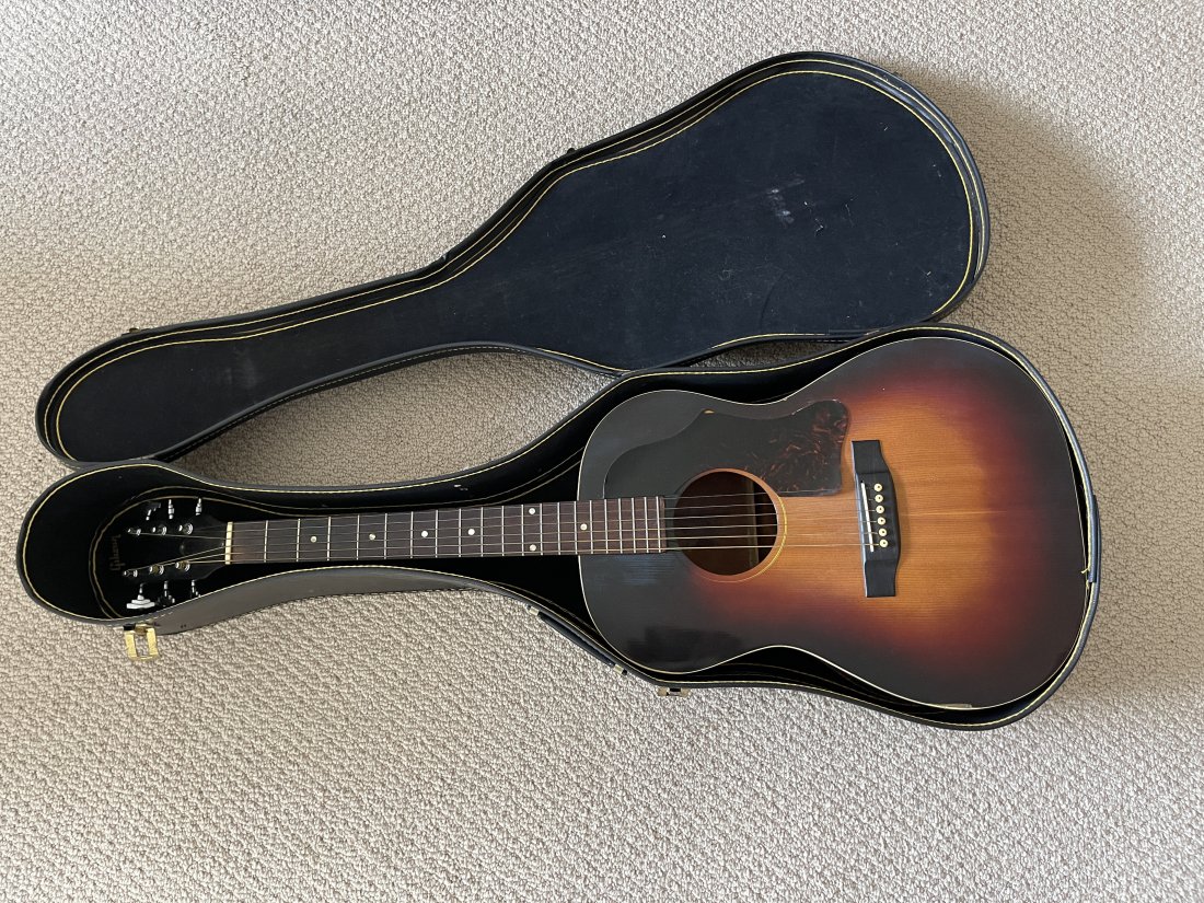 VINTAGE 1958 GIBSON LG-1  with case (1 of 10)