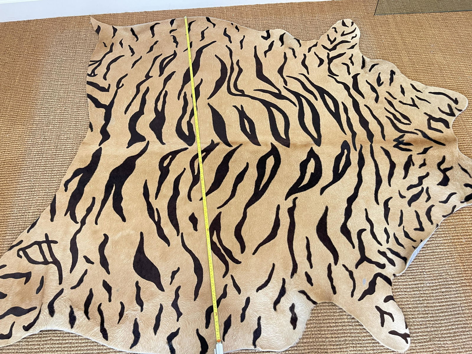 BRAZILIAN TIGER COWHIDE RUG (1 of 7)