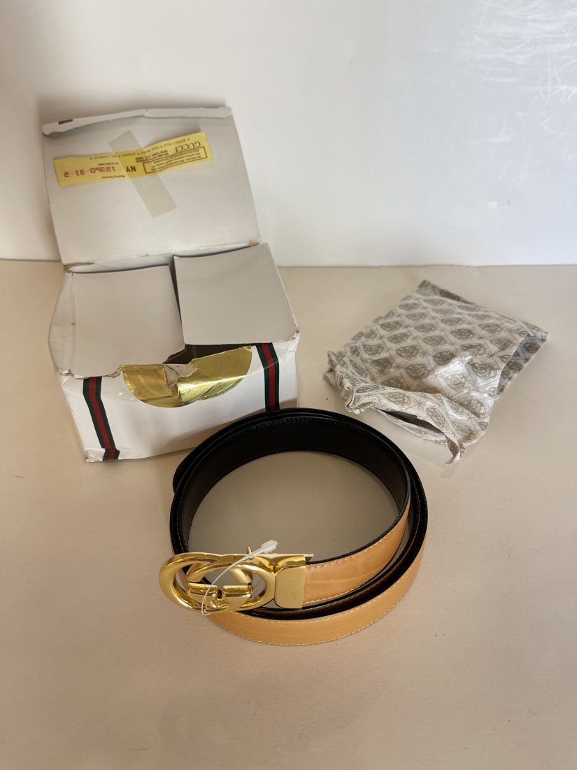 VINTAGE GUCCI REVERSIBLE BELT - NEVER WORN (1 of 8)