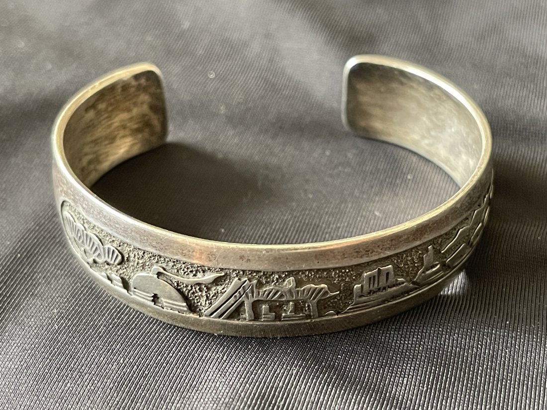 WESTERN SCENE CUFF BRACELET (1 of 4)