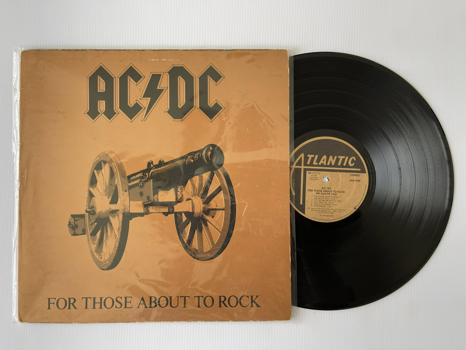 AC/DC - For Those About To Rock (We Salute You): AC/DC - For Those About To Rock (We Salute You). Atlantic - XSD 11111