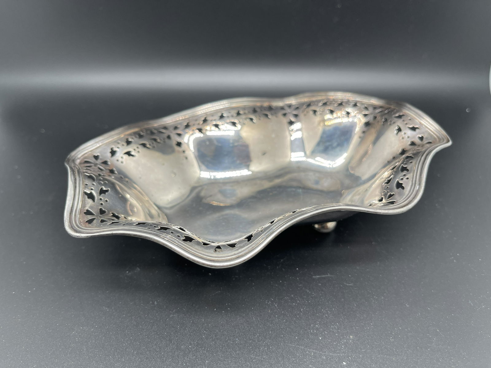 TIFFANY & CO. FINE STERLING NUT CANDY TRAY (1 of 5)