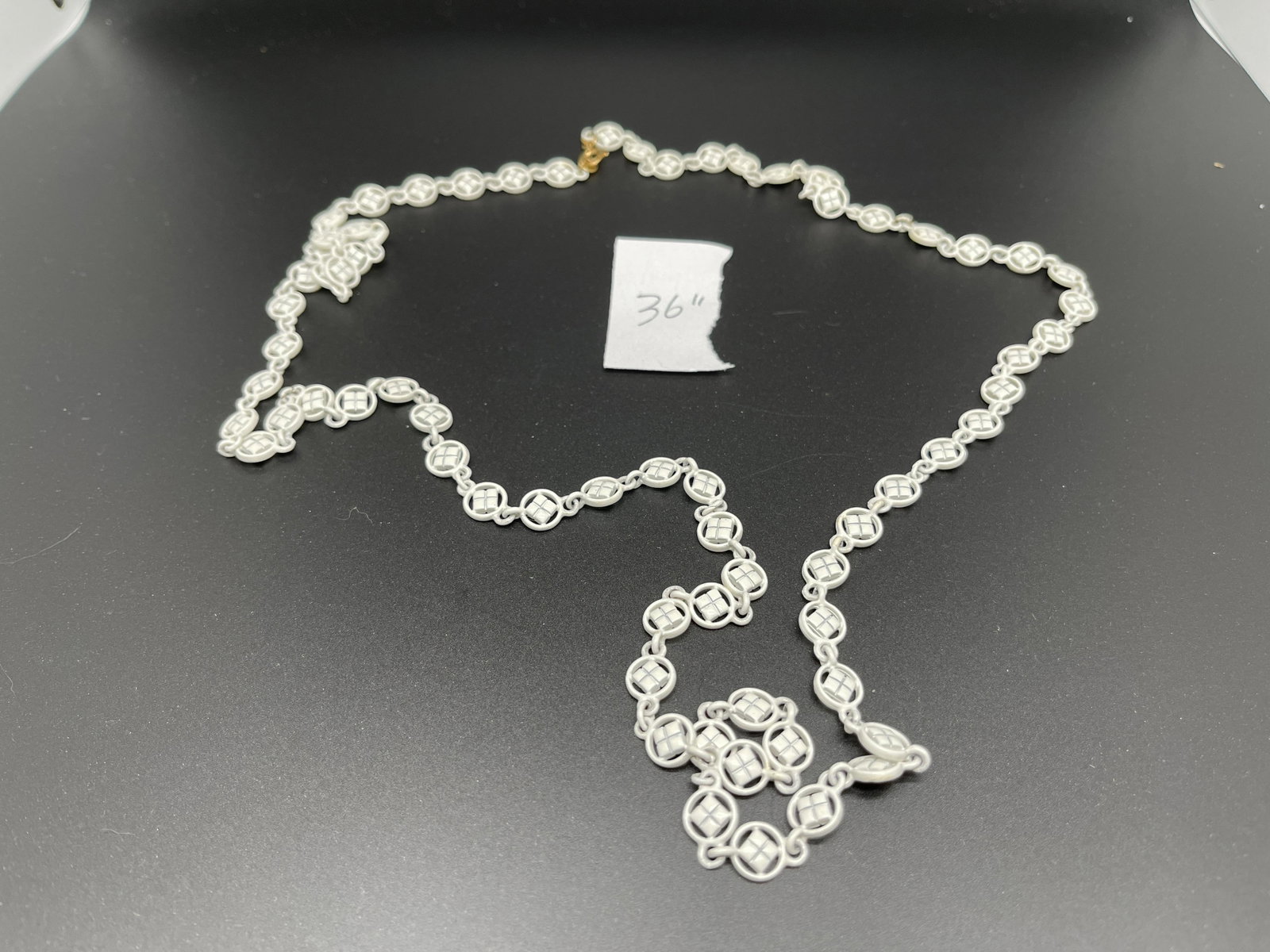 VINTAGE MONET NECKLACE: VINTAGE MONET NECKLACE