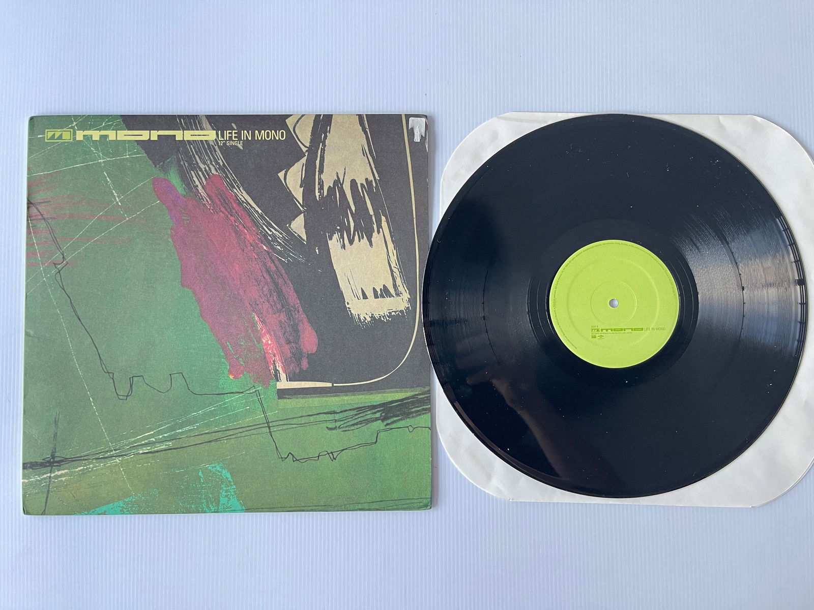 Mono - Life In Mono: Mono - Life In MonoLabel: Echo - 314 568 277-1, Mercury - 314 568 277-1Format: Vinyl, 12", 33 â…“ RPM, SingleCountry: USReleased: 1996Genre: ElectronicStyle: Downtempo, Breaks, Drum n BassMono wa