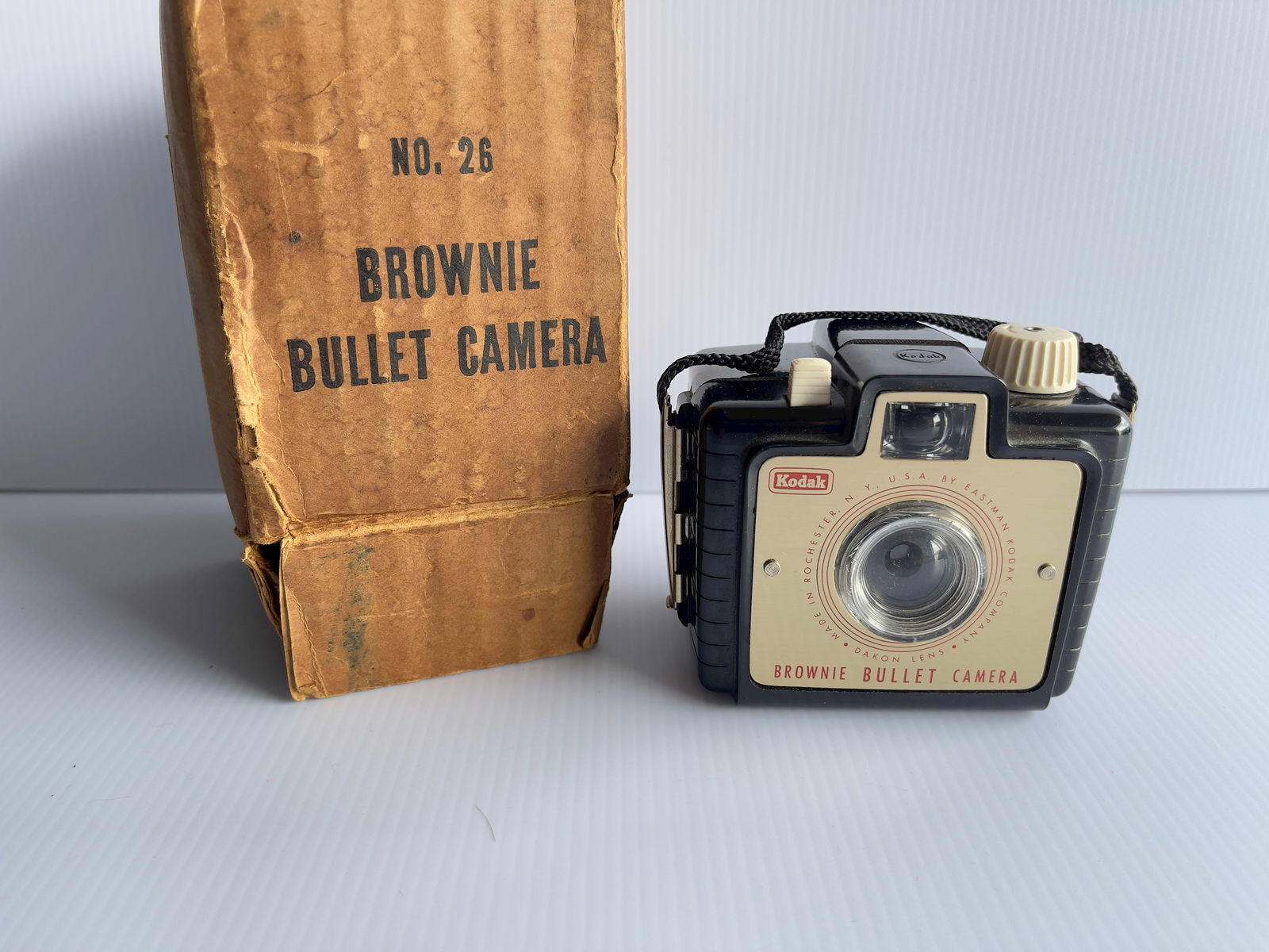 KODAK BROWNIE BULLET CAMERA - MINT IN BOX (1 of 3)