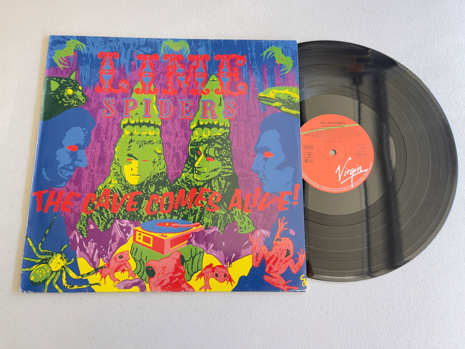 The Lime Spiders – The Cave Comes Alive!: The Lime Spiders – The Cave Comes Alive!. Australian psych/garage rock band, active since the 1980s.