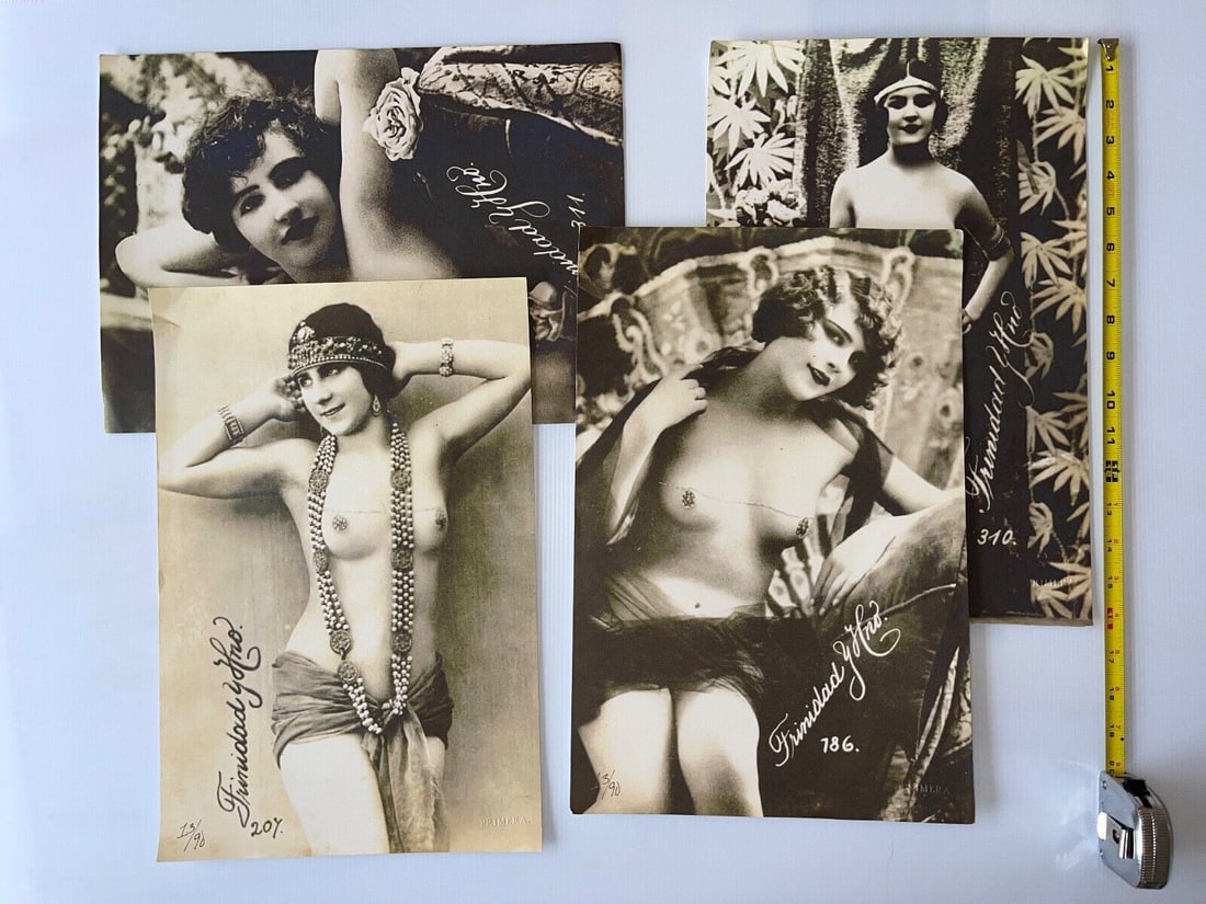 VERY RARE 1910s Cuban Obsequio de Trinidad y Hermanos Nude Cardstock Prints - 4: VERY RARE 1910s Cuban Obsequio de Trinidad y Hermanos Nude Collectable litho prints. Set of 4 ! ! ! each is 16" tall !