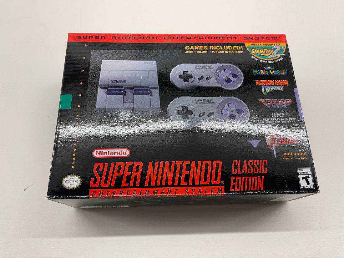 SUPER NINTENDO CLASSIC EDITION - SEALED. (1 of 3)