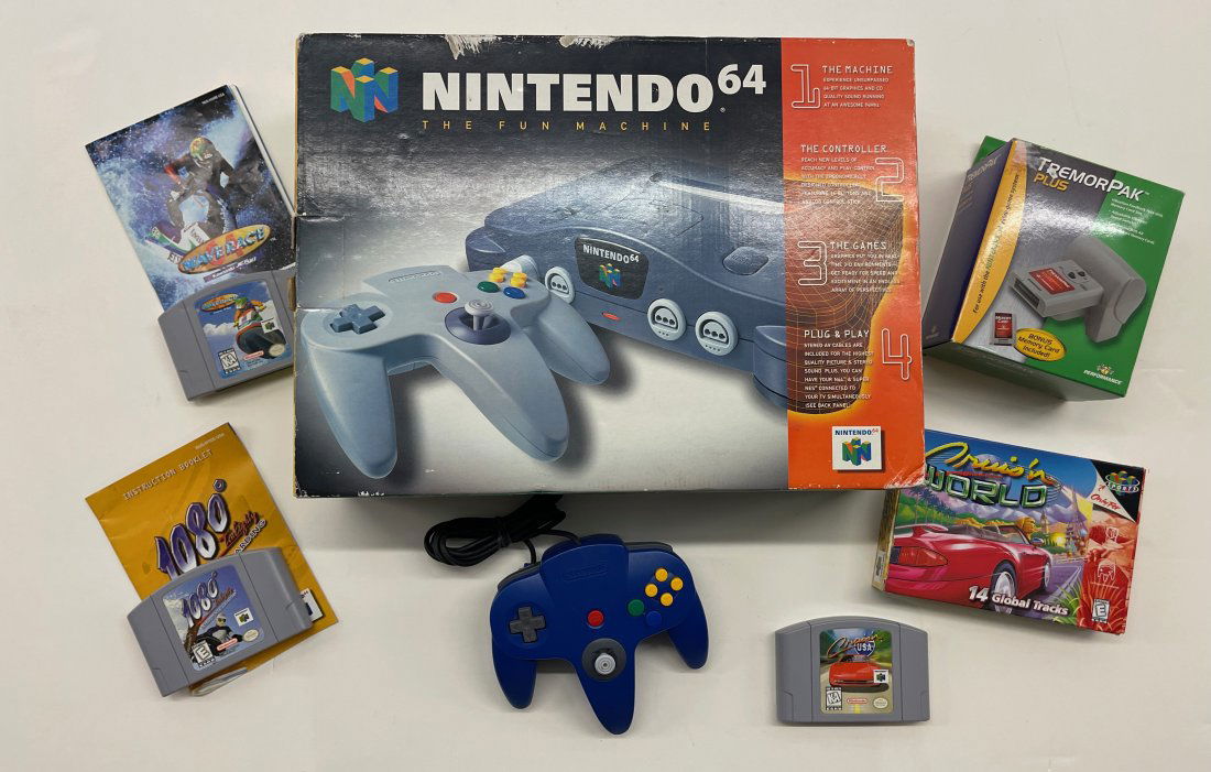NINTENDO 64 WITH 4 GAMES ! (1 of 3)