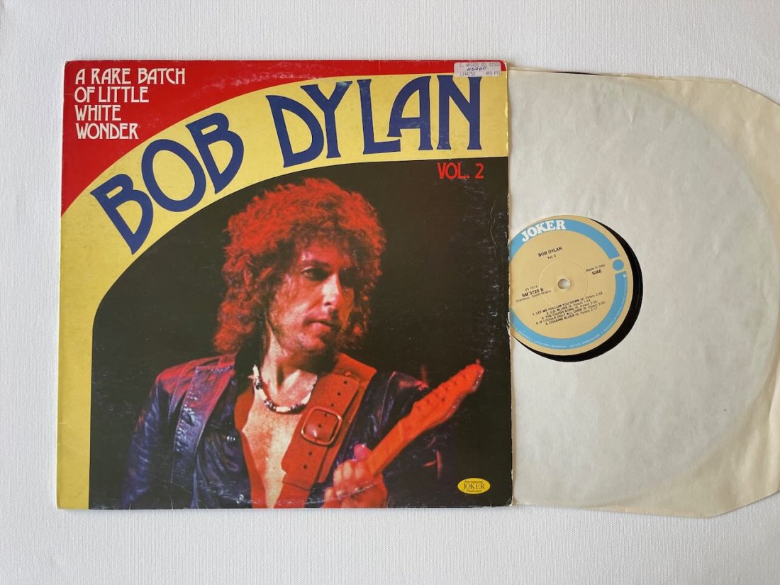BOB DYLAN BOOTLEG #12 - VOL 2 ON JOKER LABEL: BOB DYLAN BOOTLEG #12 - VOL 2 ON JOKER LABEL. A RARE BATCH OF LITTLE WHITE WONDER. SM3 728.
