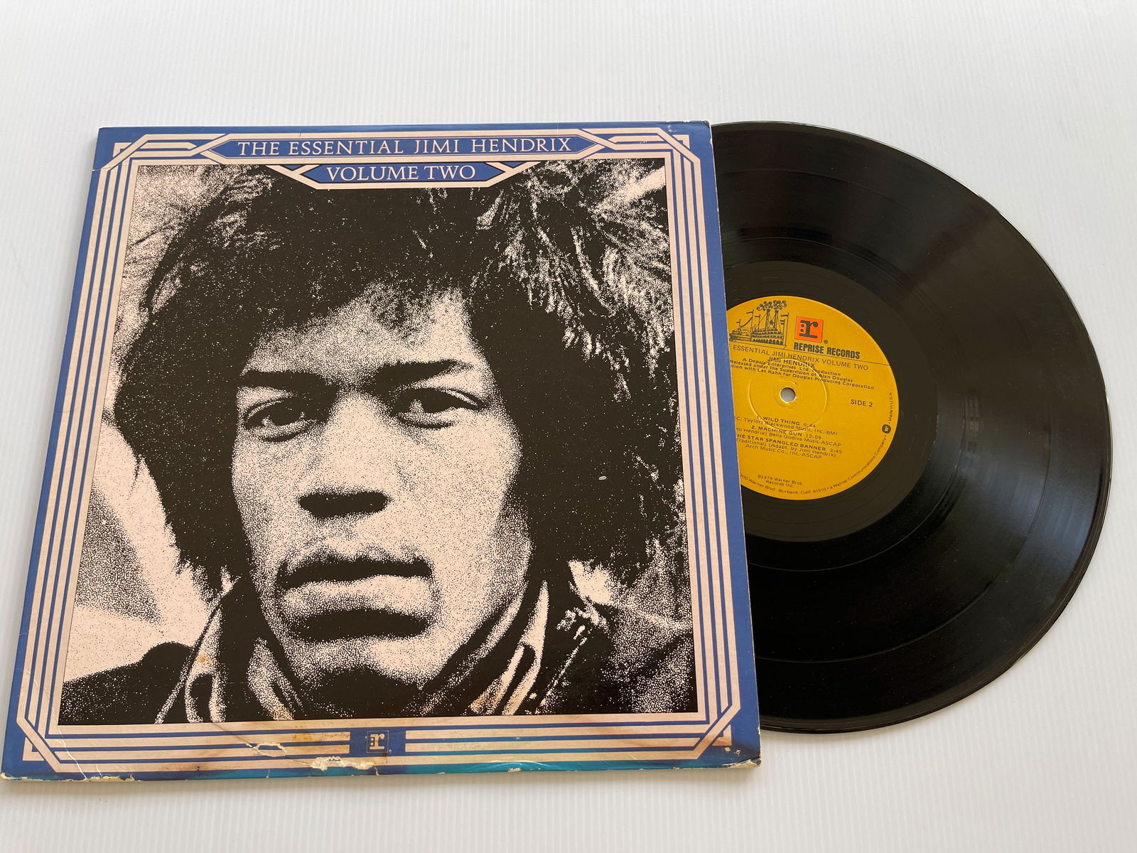 THE ESSENTIAL JIMI HENDRIX VOLUME TWO: THE ESSENTIAL JIMI HENDRIX VOLUME TWO